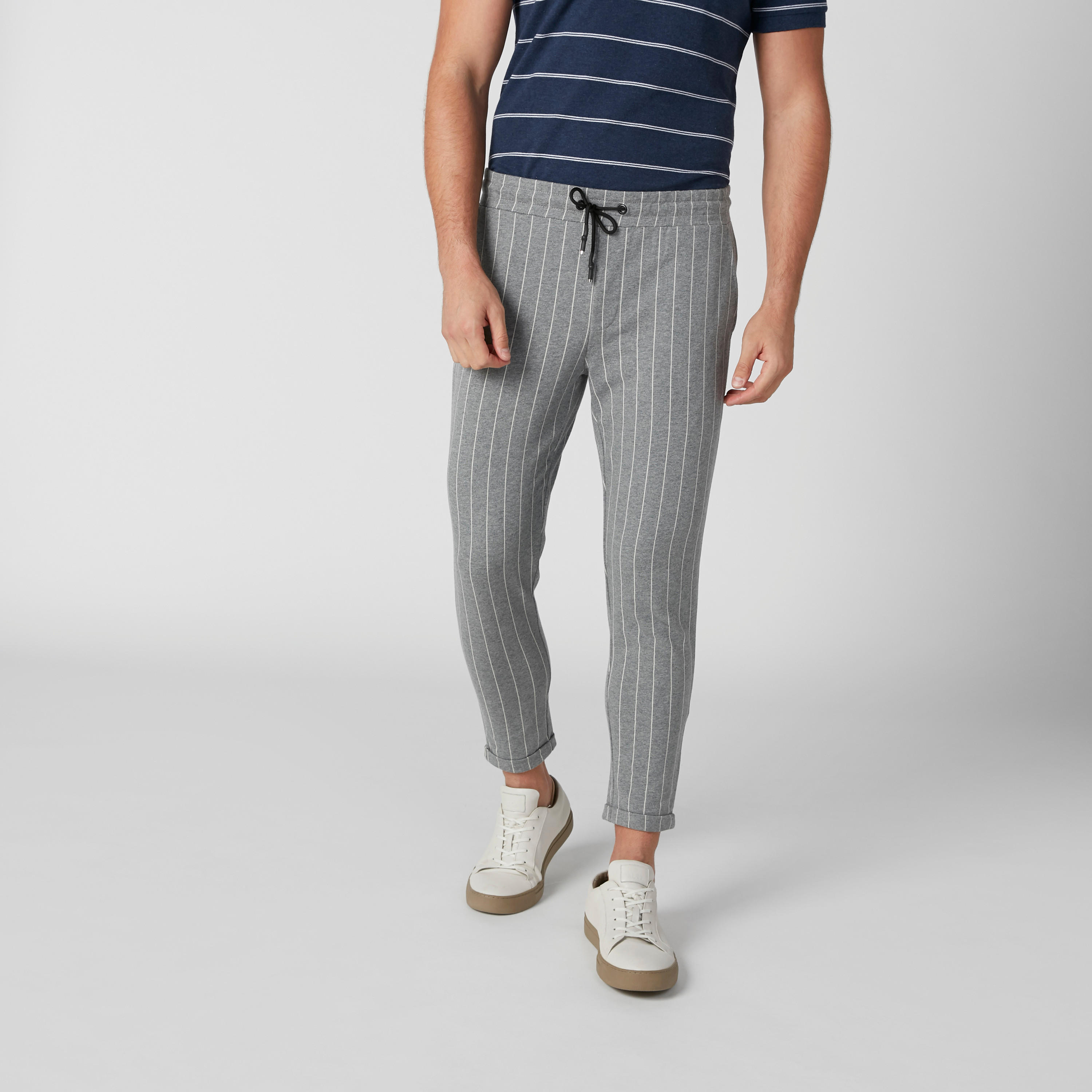 بنطال رياضي طويل مقلّم برباط وجيوب-men-clothing-bottoms-trousersandchinos-trousers-image-10