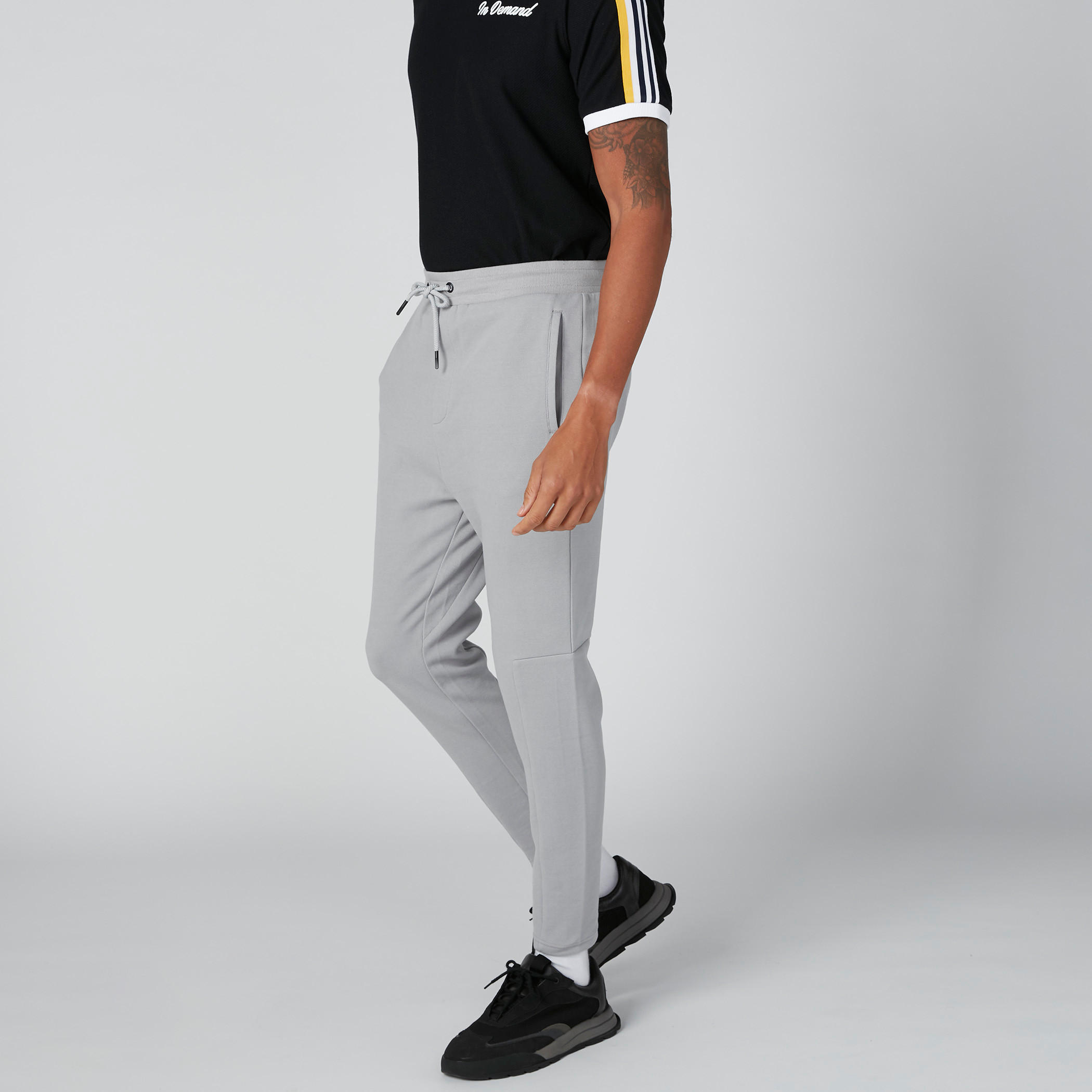 بنطال سادة بخصر متوسط الارتفاع وجيوب ورباط-men-clothing-bottoms-trousersandchinos-trousers-image-3