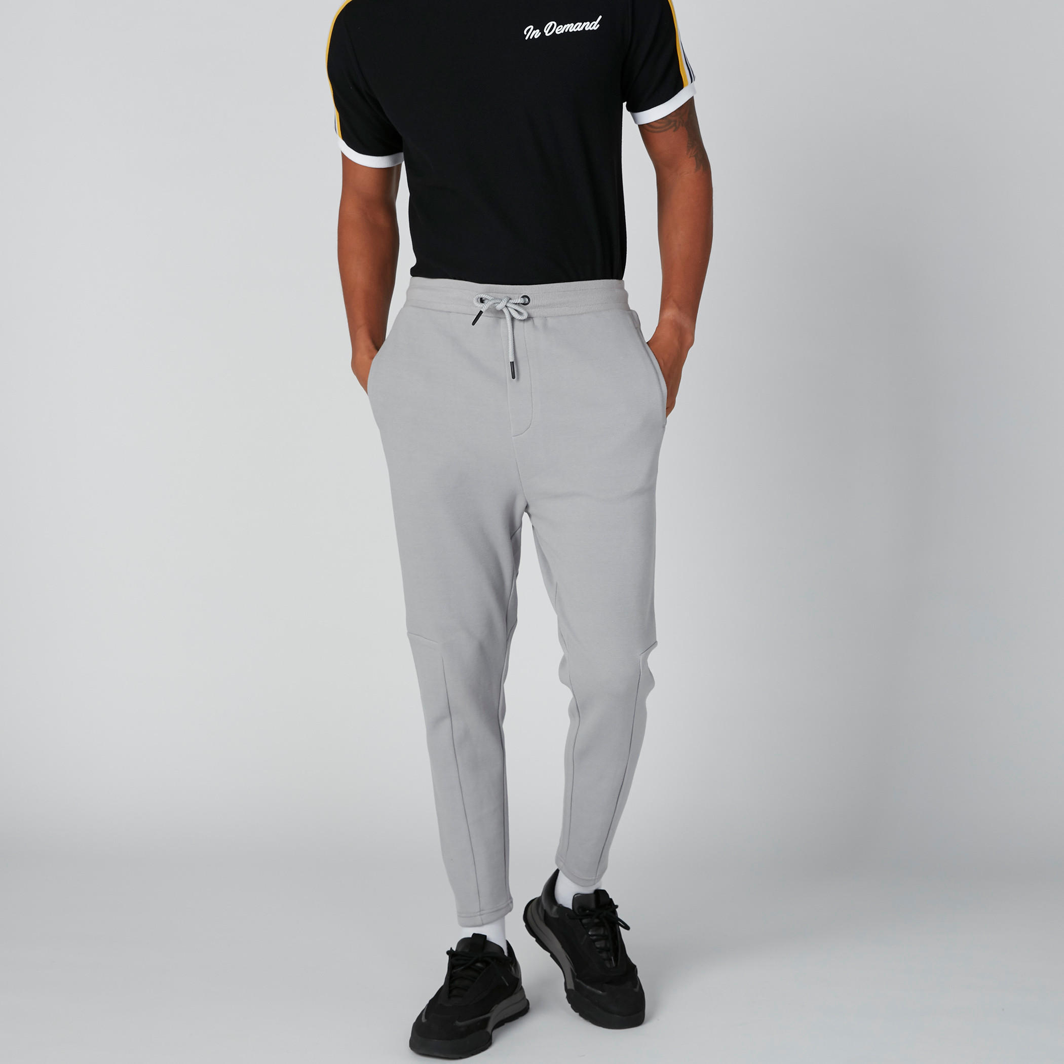 بنطال سادة بخصر متوسط الارتفاع وجيوب ورباط-men-clothing-bottoms-trousersandchinos-trousers-image-4