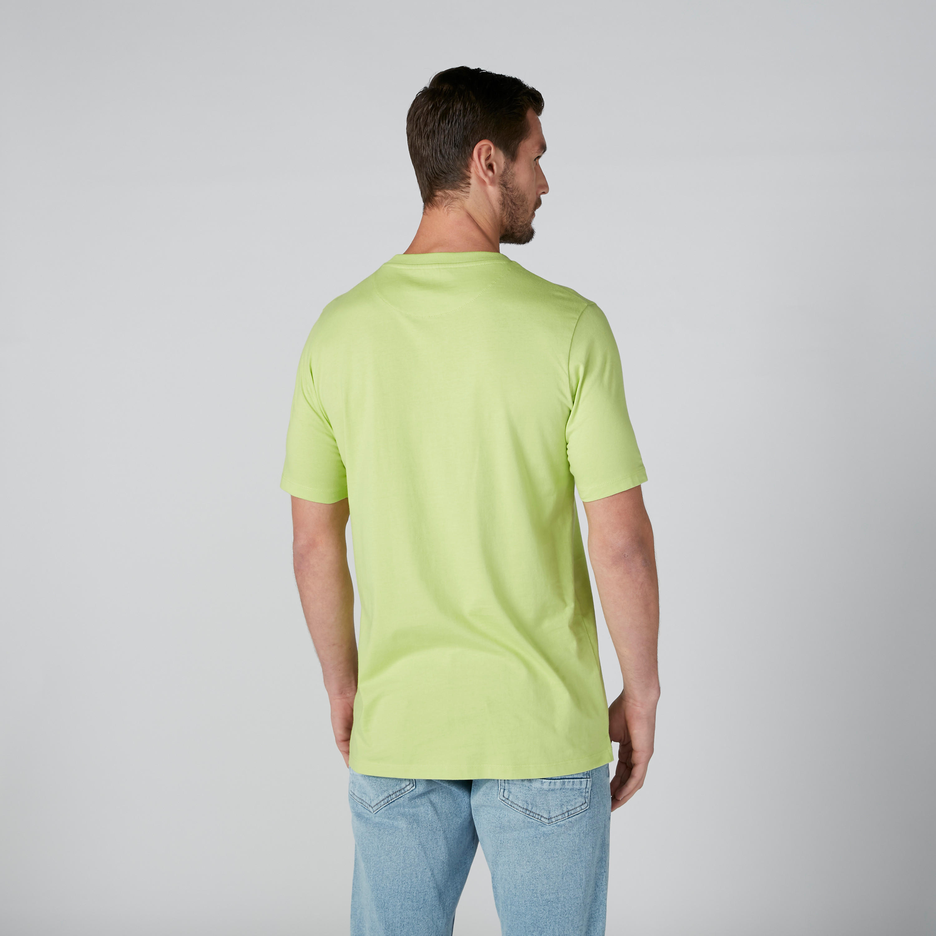 تيشيرت بياقة مستديرة وجيوب وطبعات-men-clothing-tshirtsandpolos-tshirts-image-2
