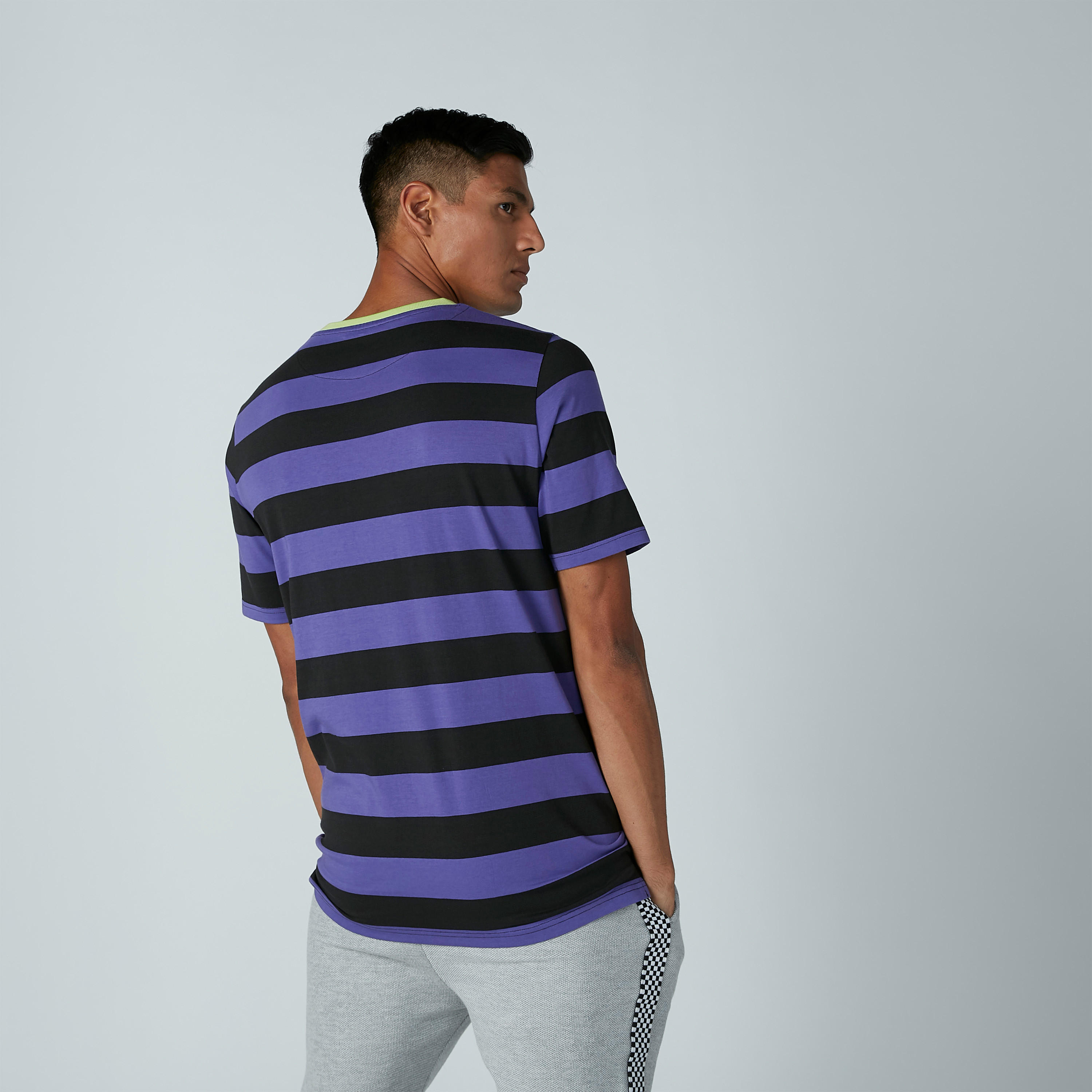 تيشيرت مقلّم بياقة مستديرة وأكمام قصيرة-men-clothing-tshirtsandpolos-tshirts-image-4