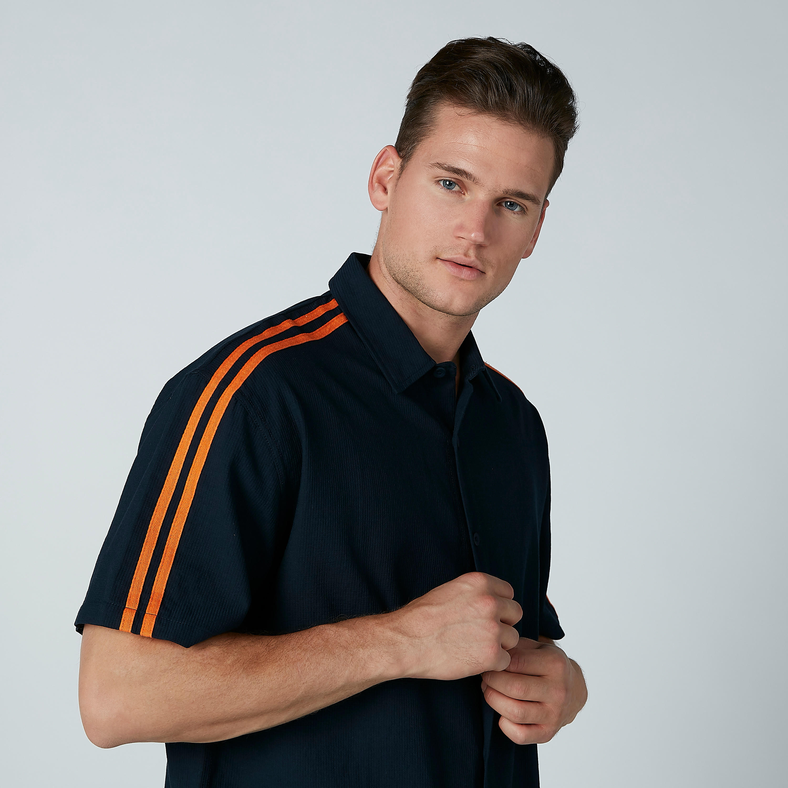 قميص سادة بتزيينات مقلّمة-men-clothing-shirts-image-3