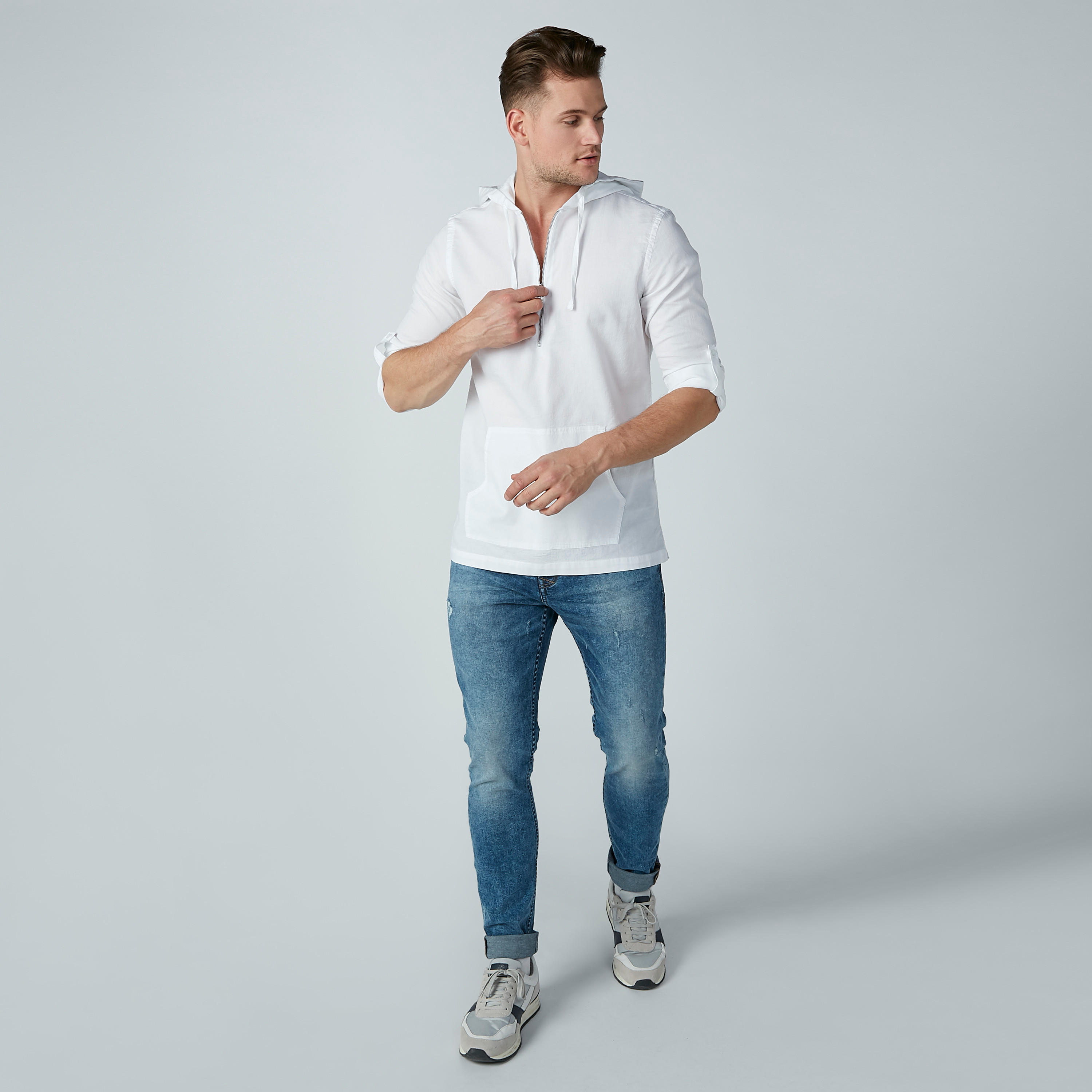 قميص سادة بقبّعة وأكمام طويلة وجيوب وسحّاب-men-clothing-shirts-image-1