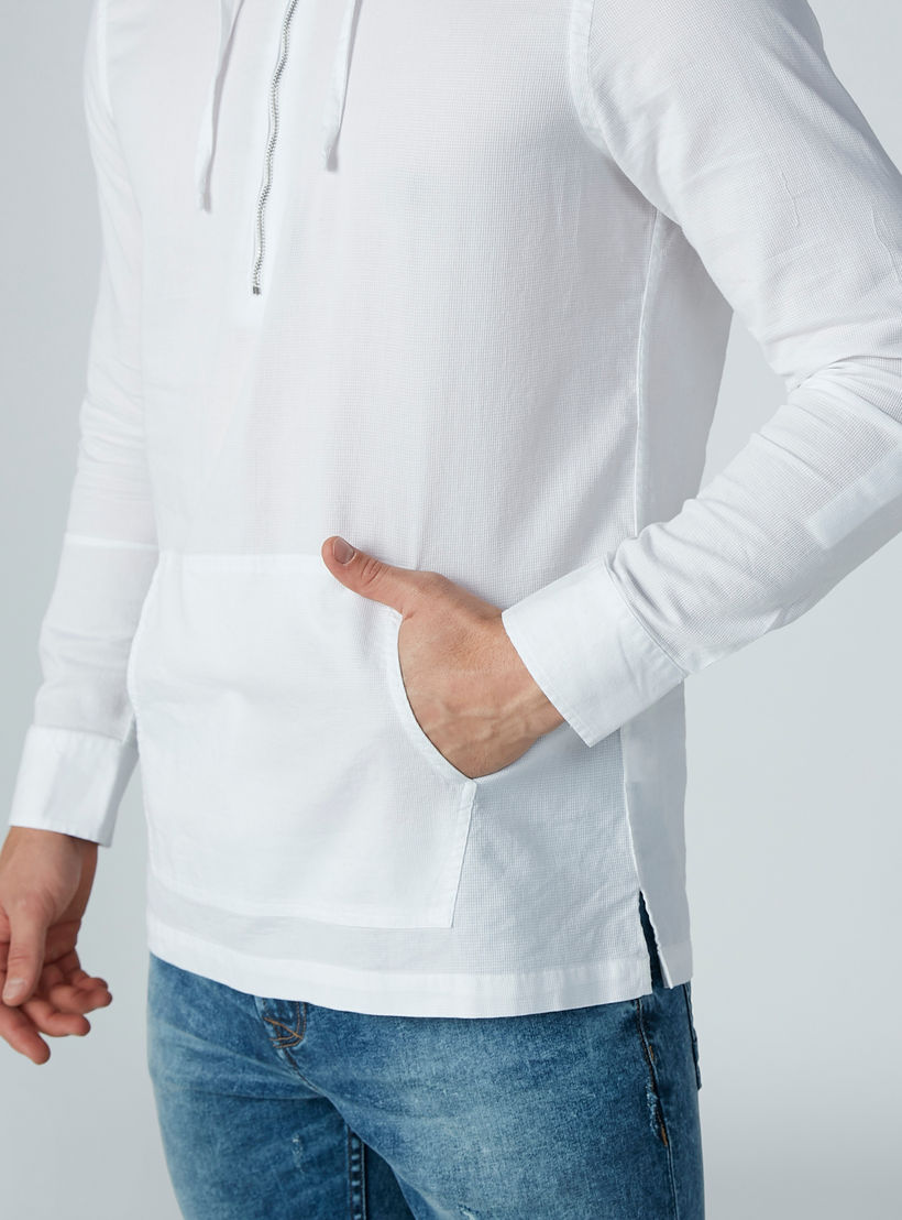 قميص سادة بقبّعة وأكمام طويلة وجيوب وسحّاب-men-clothing-shirts-image-3