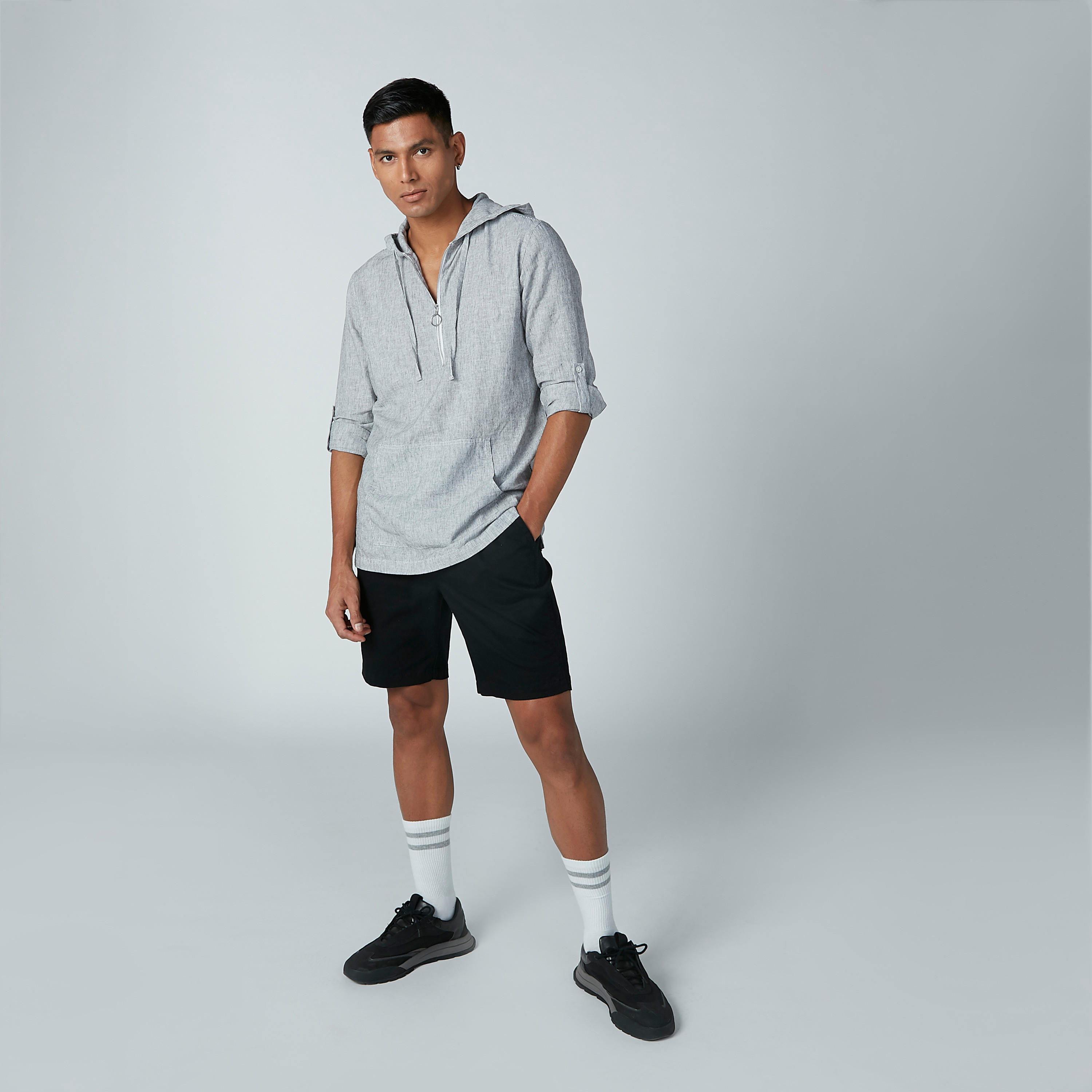 قميص بقبّعة وأكمام طويلة وسحّاب-men-clothing-shirts-image-1