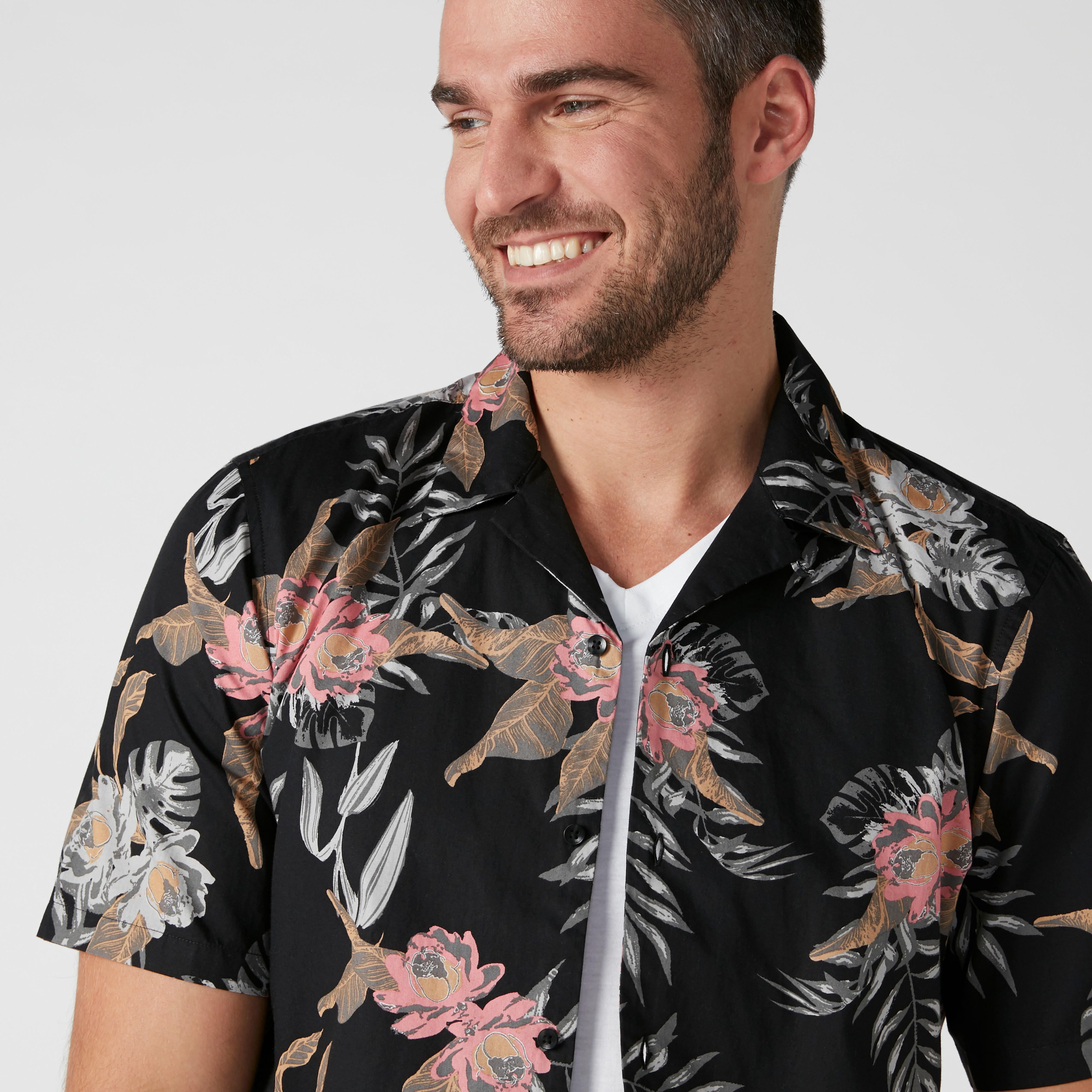 قميص بأكمام قصيرة وطبعات زهرية-men-clothing-shirts-image-5