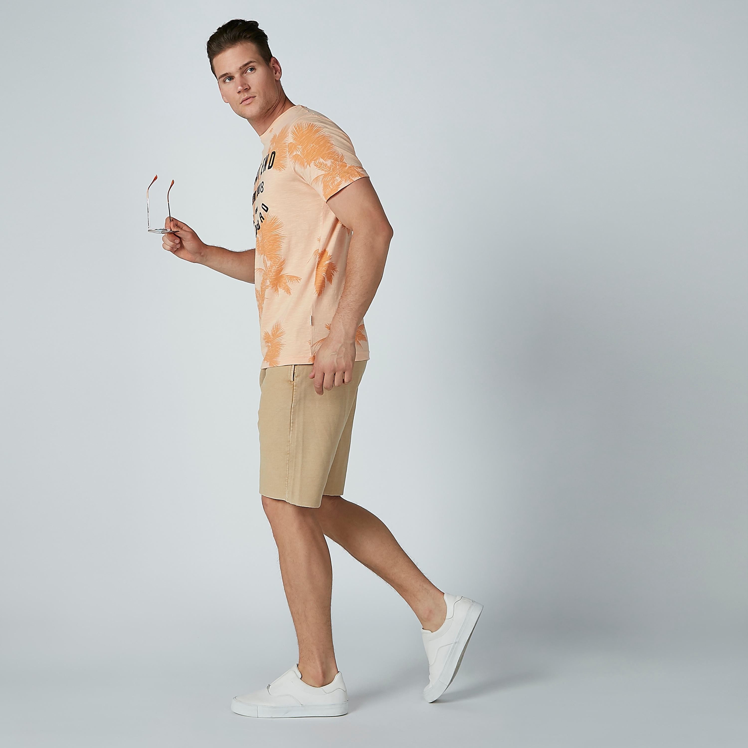 شورت سادة برباط وجيوب-men-clothing-bottoms-shorts-image-6