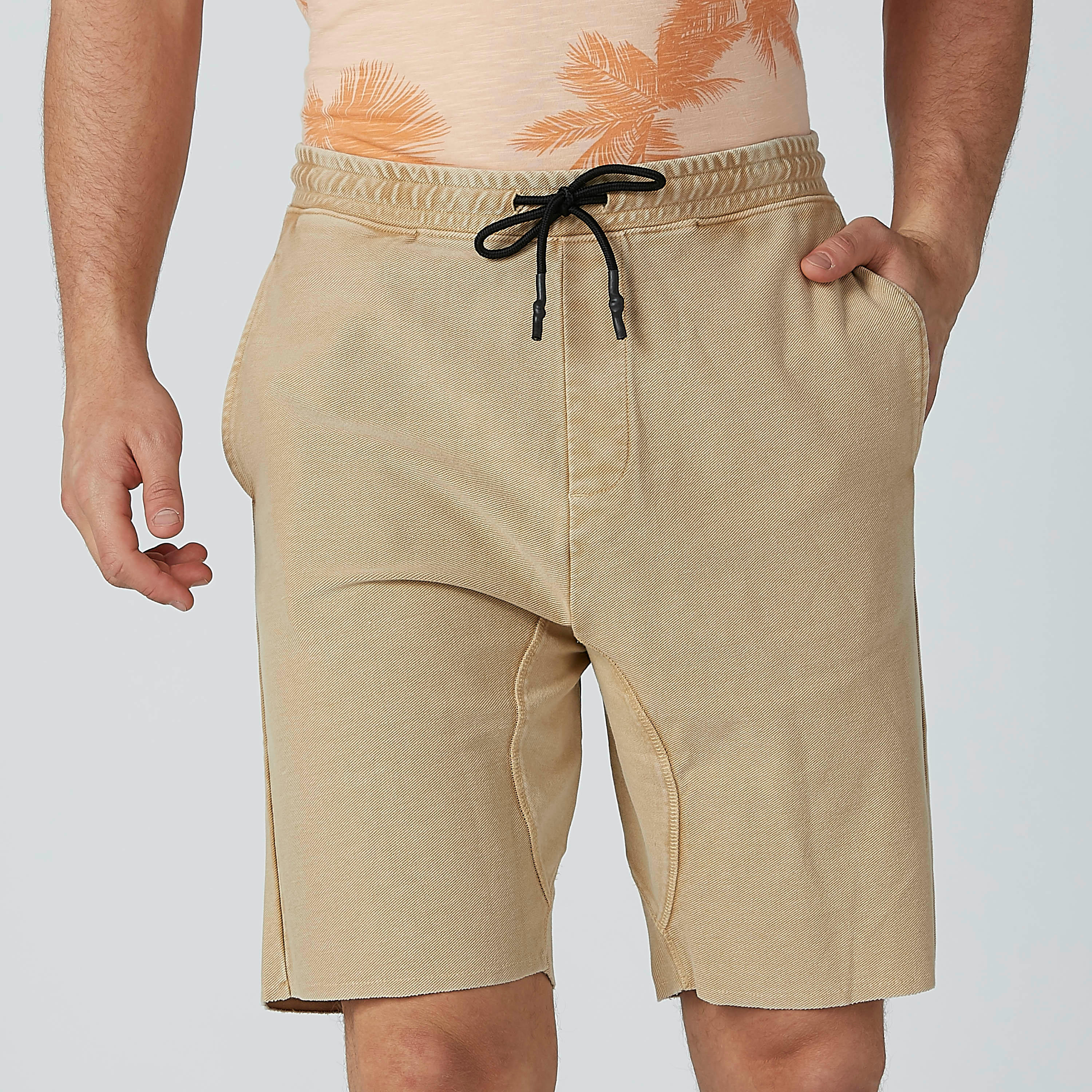 شورت سادة برباط وجيوب-men-clothing-bottoms-shorts-image-4
