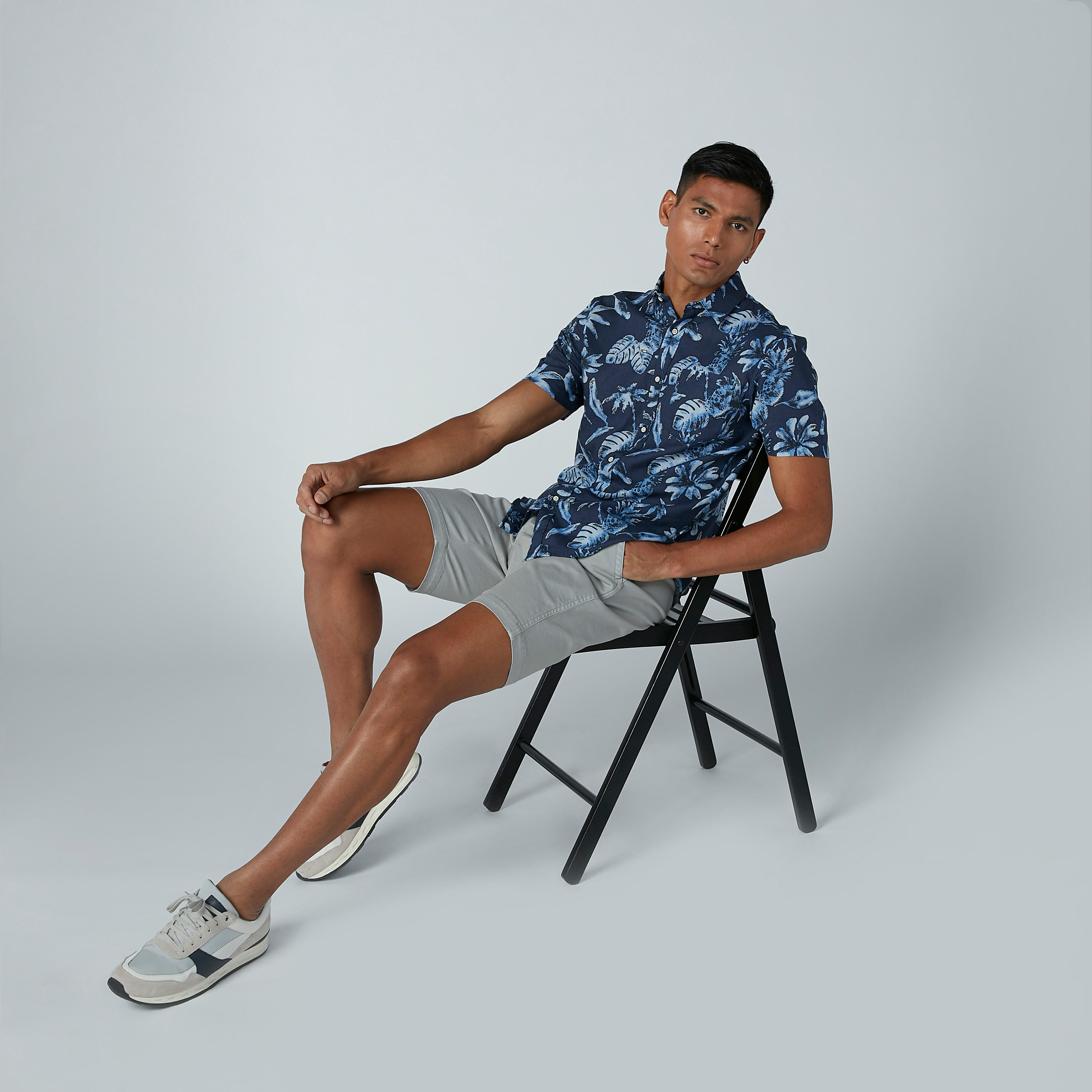 شورت سادة برباط وجيوب-men-clothing-bottoms-shorts-image-3