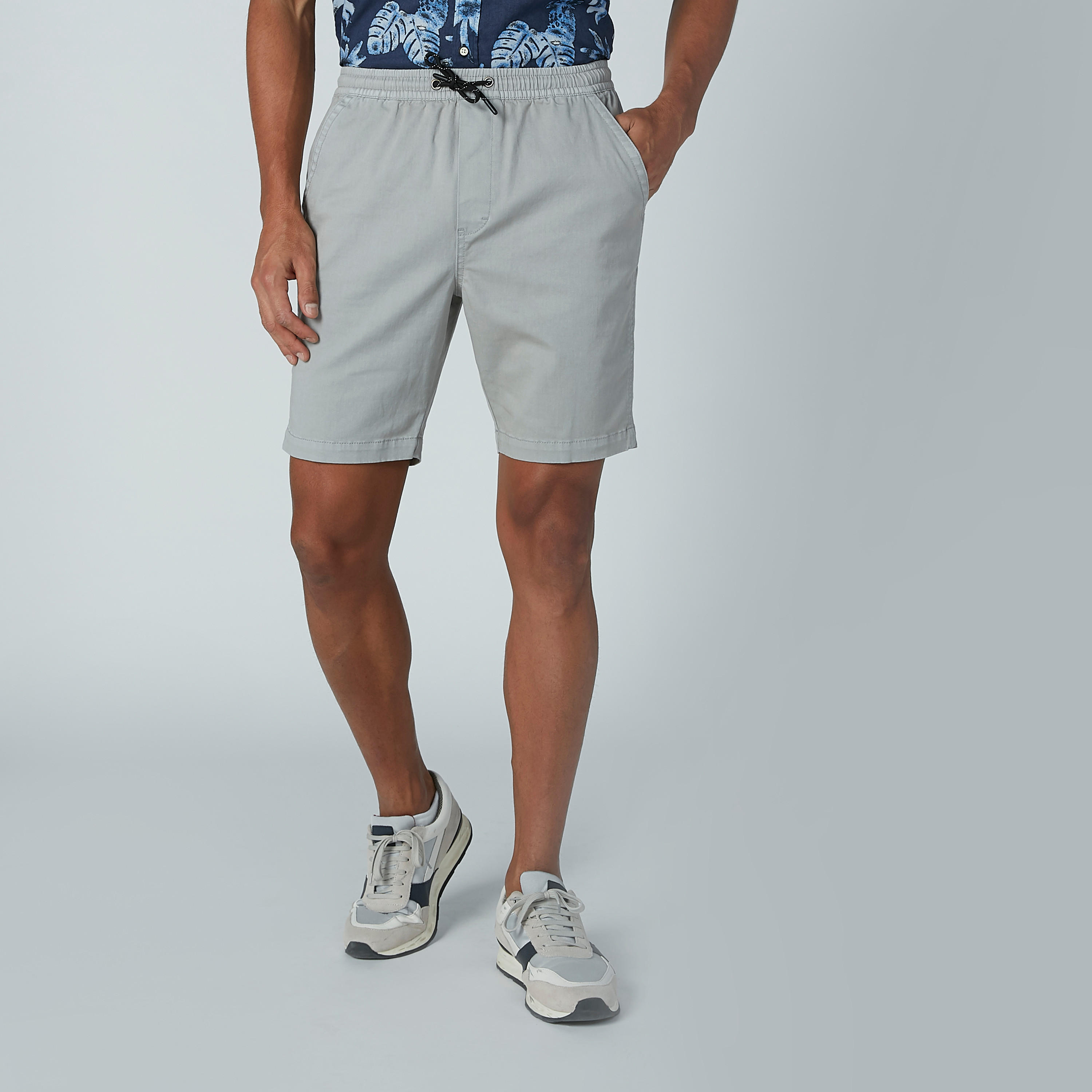 شورت سادة برباط وجيوب-men-clothing-bottoms-shorts-image-2