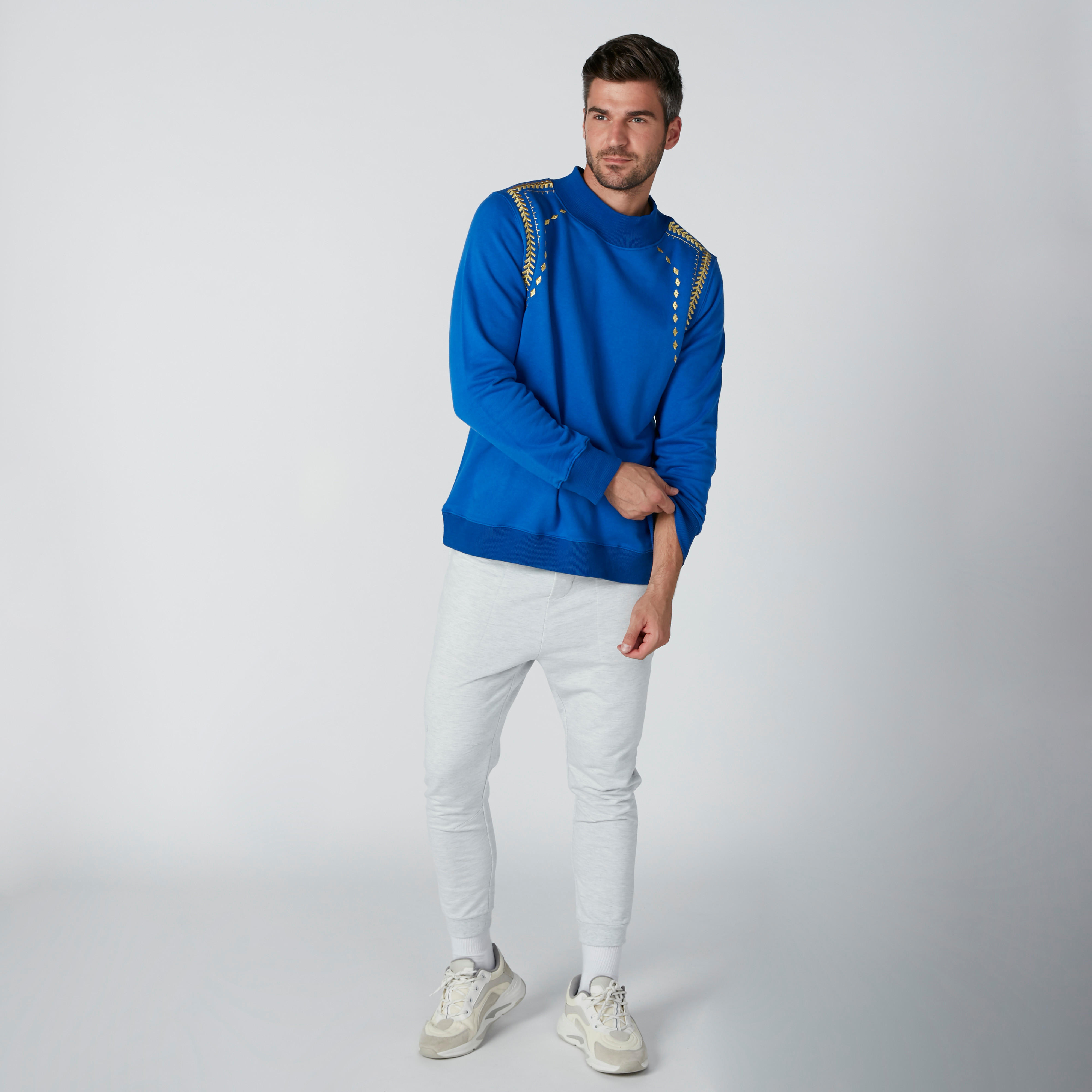 بنطال رياضي برباط وجيوب-men-clothing-bottoms-joggers-image-3