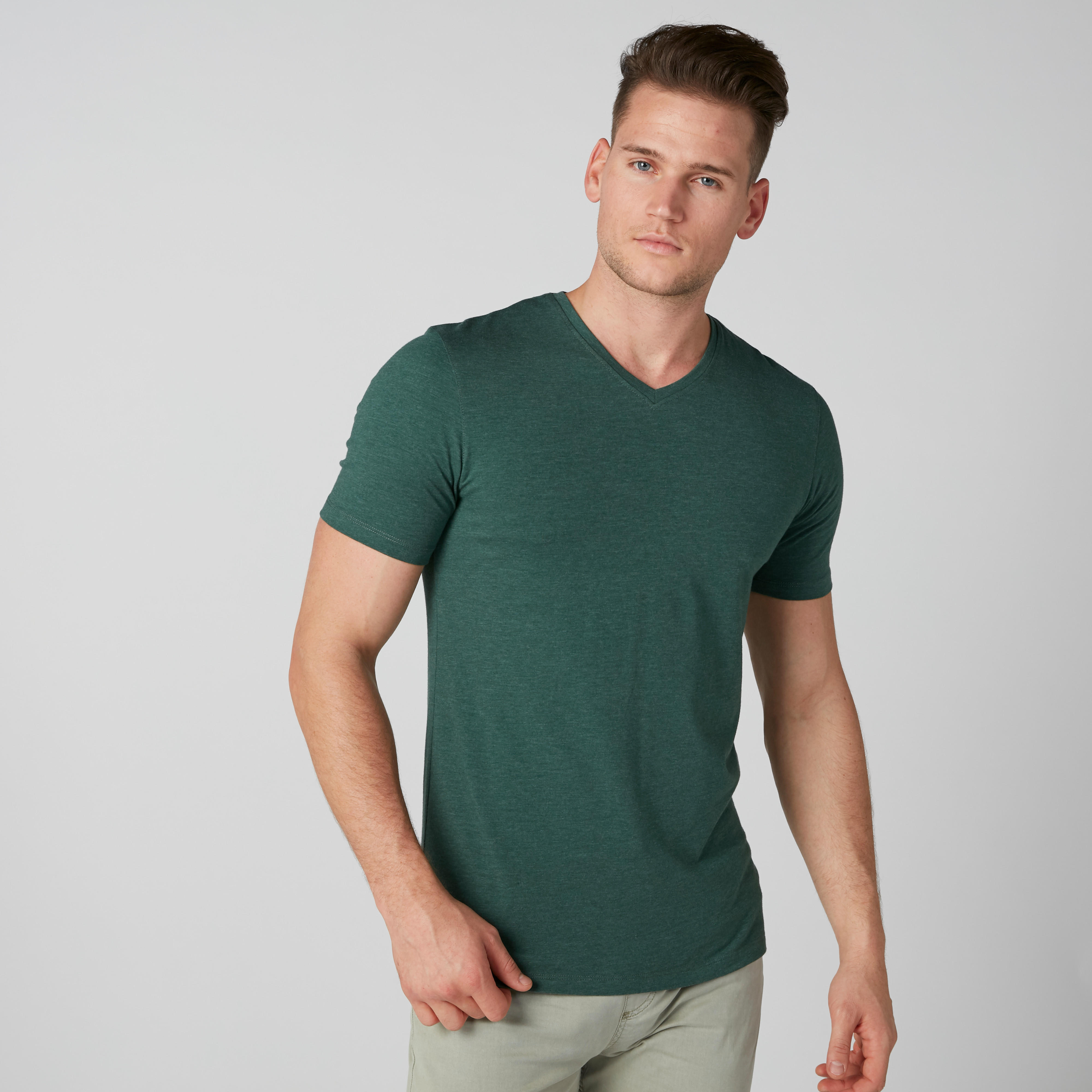 تيشيرت بياقة V وأكمام قصيرة-men-clothing-tshirtsandpolos-tshirts-image-1