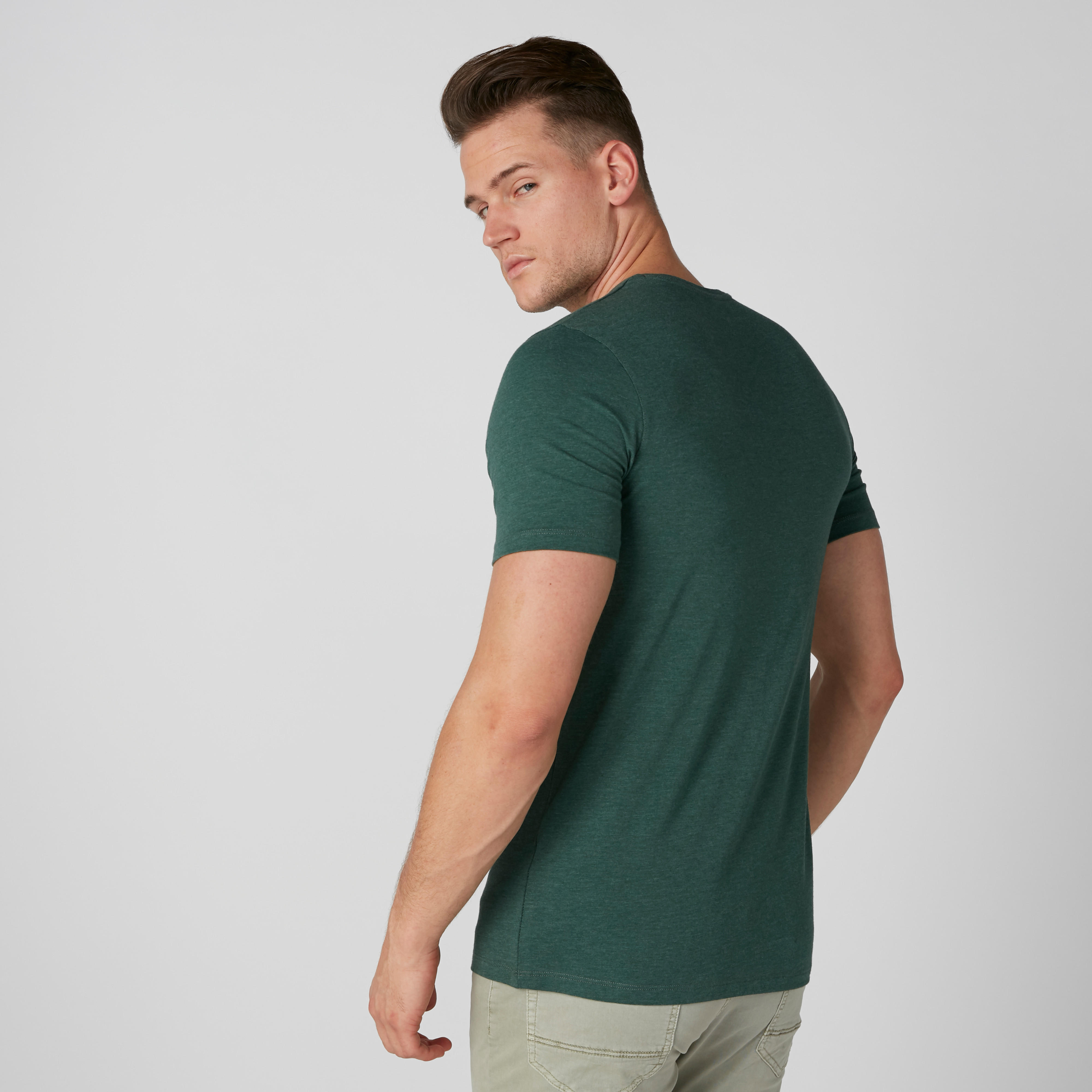 تيشيرت بياقة V وأكمام قصيرة-men-clothing-tshirtsandpolos-tshirts-image-2