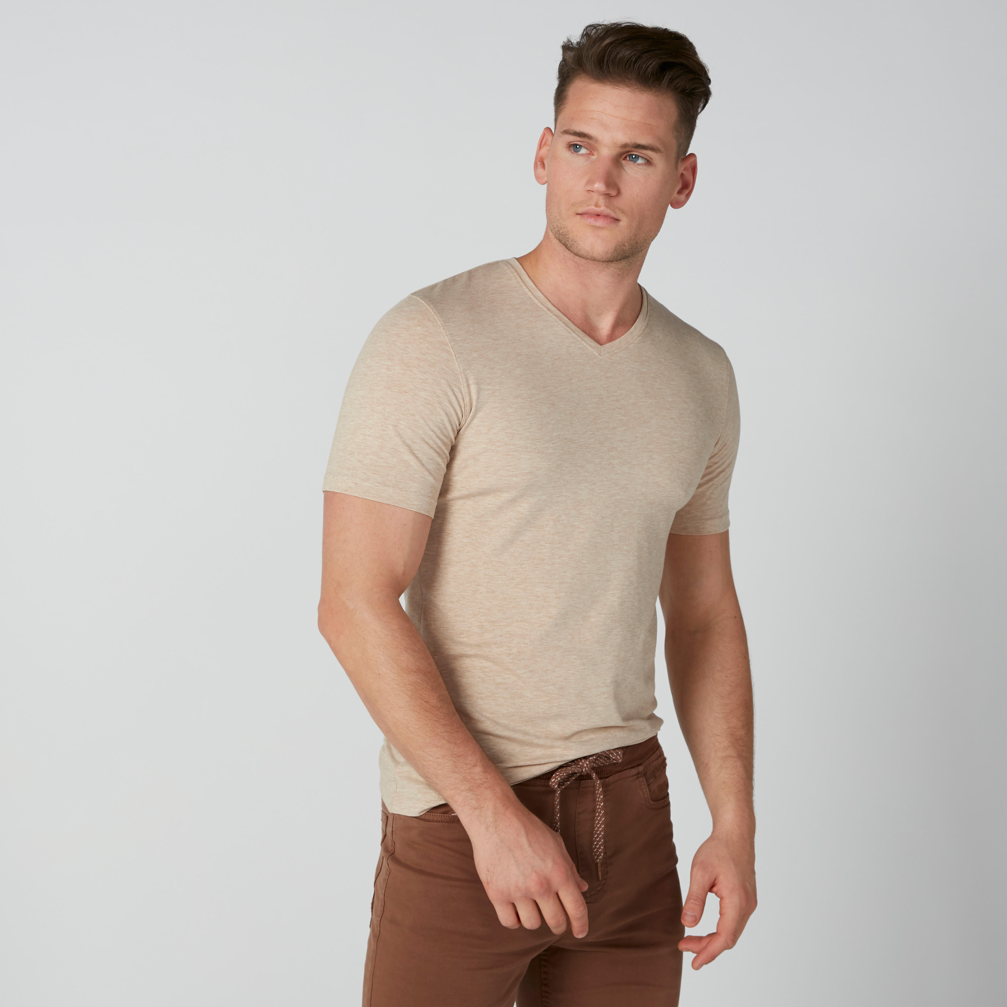 تيشيرت بياقة V وأكمام قصيرة-men-clothing-tshirtsandpolos-tshirts-image-3