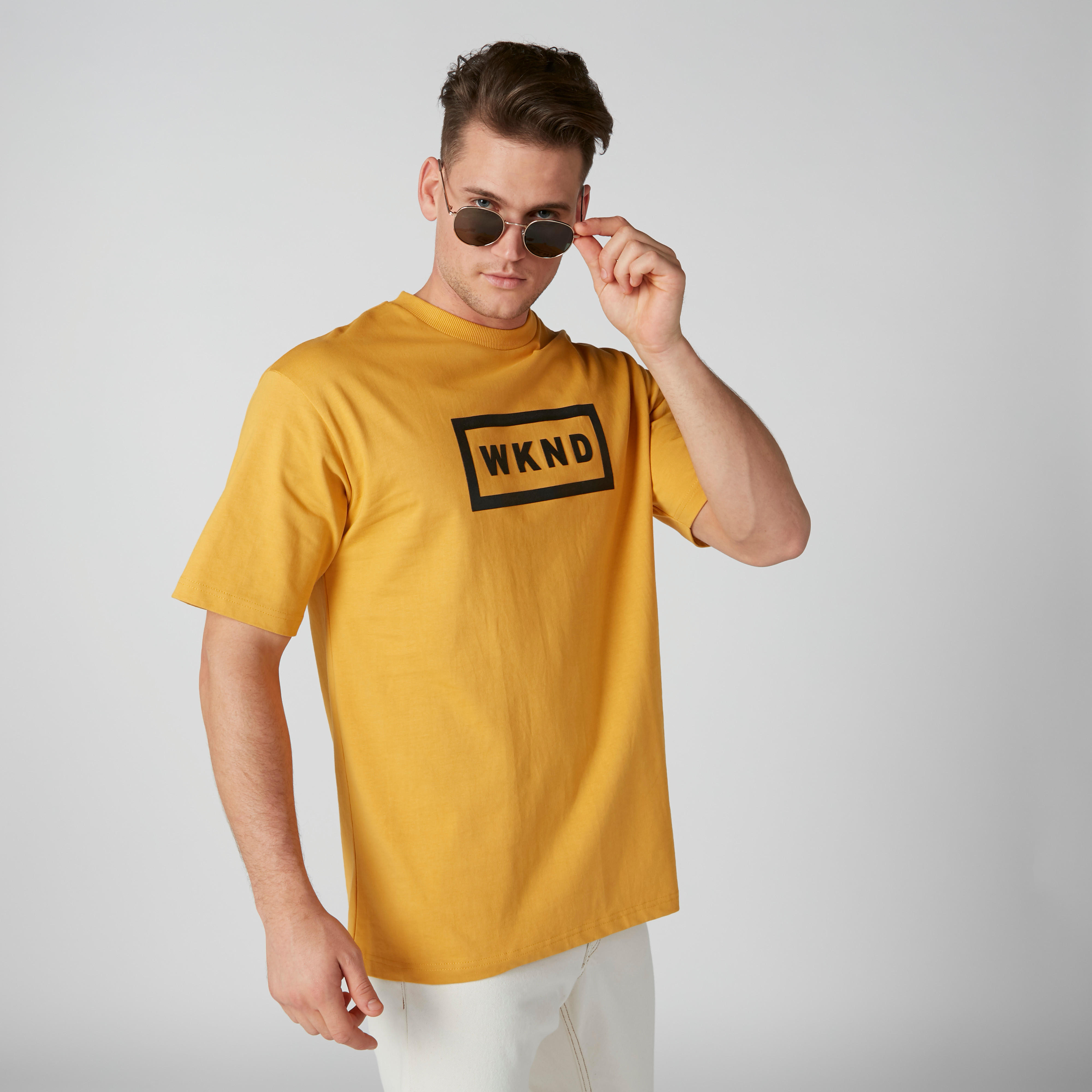 تيشيرت بقصّة واسعة وأكمام قصيرة وطبعات-men-clothing-tshirtsandpolos-tshirts-image-1