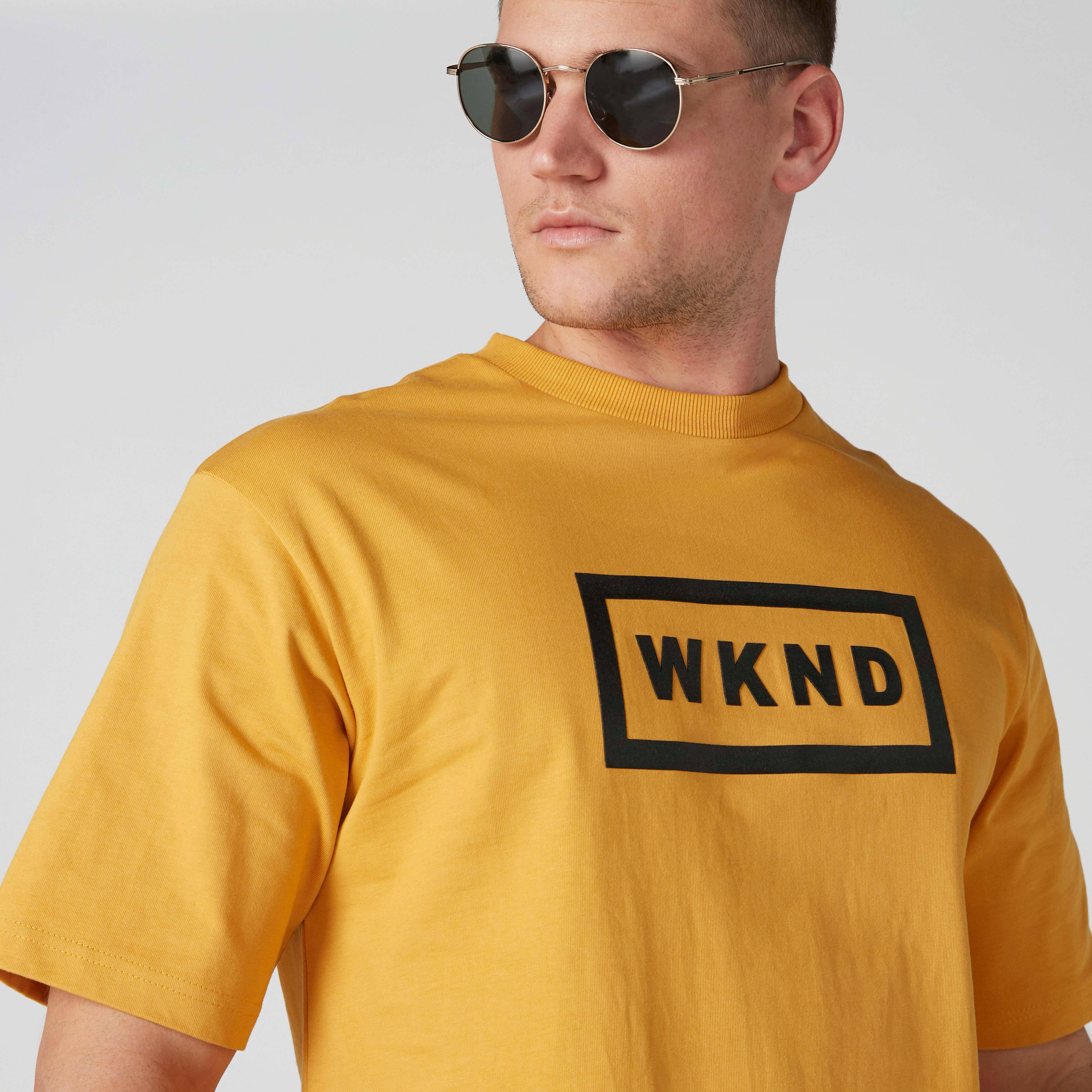 تيشيرت بقصّة واسعة وأكمام قصيرة وطبعات-men-clothing-tshirtsandpolos-tshirts-image-4