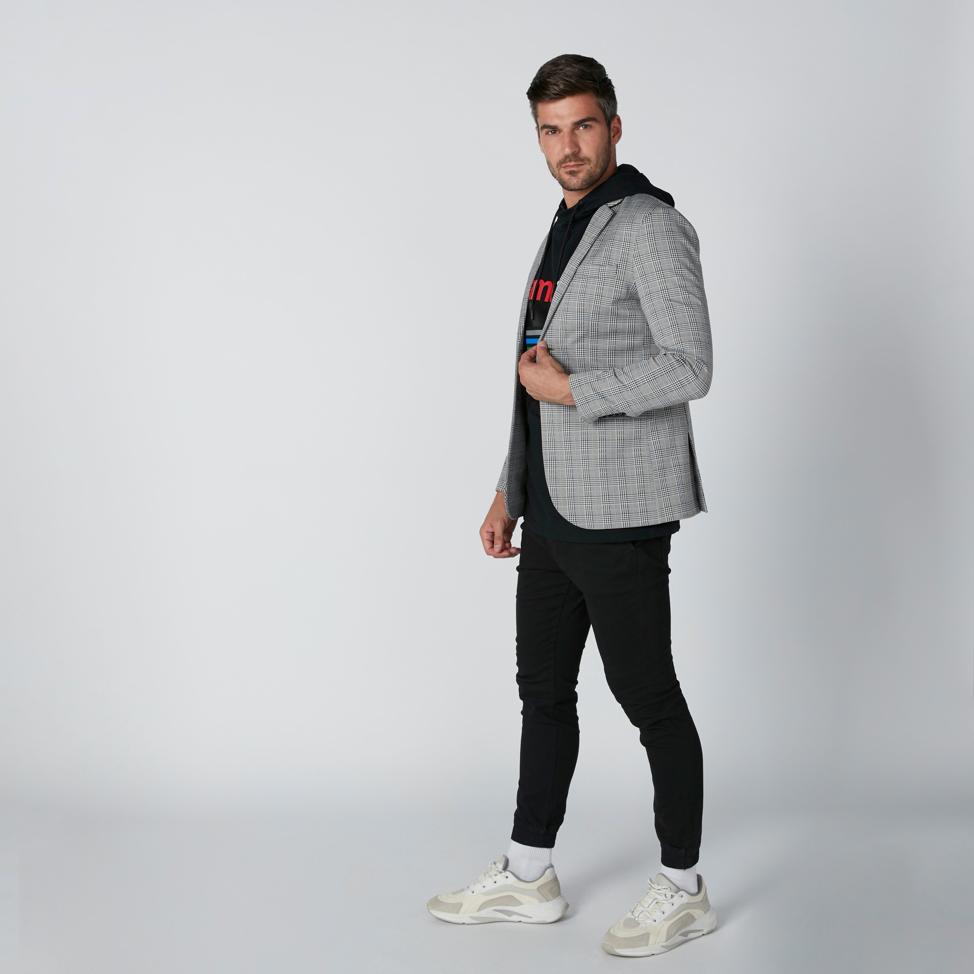 تيشيرت بقبّعة وأكمام قصيرة وطبعات-men-clothing-tshirtsandpolos-tshirts-image-3