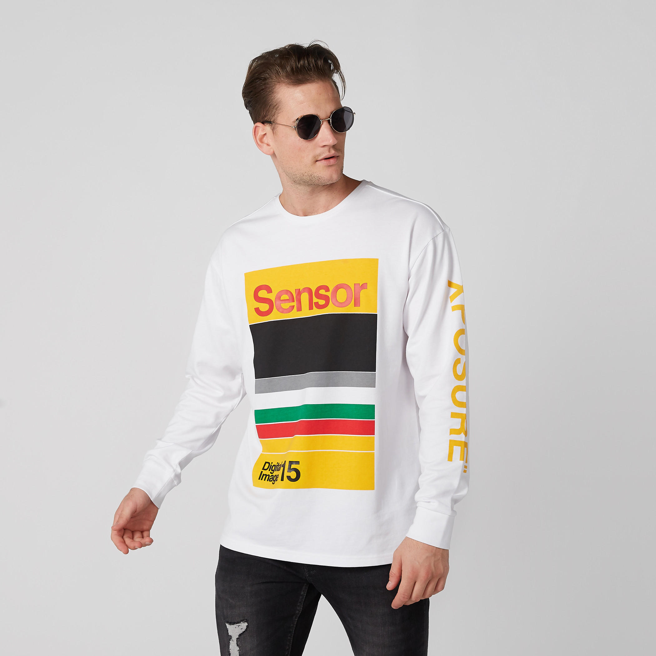 تيشيرت واسع بأكمام طويلة وطبعات وياقة ضيقة-men-clothing-tshirtsandpolos-tshirts-image-2