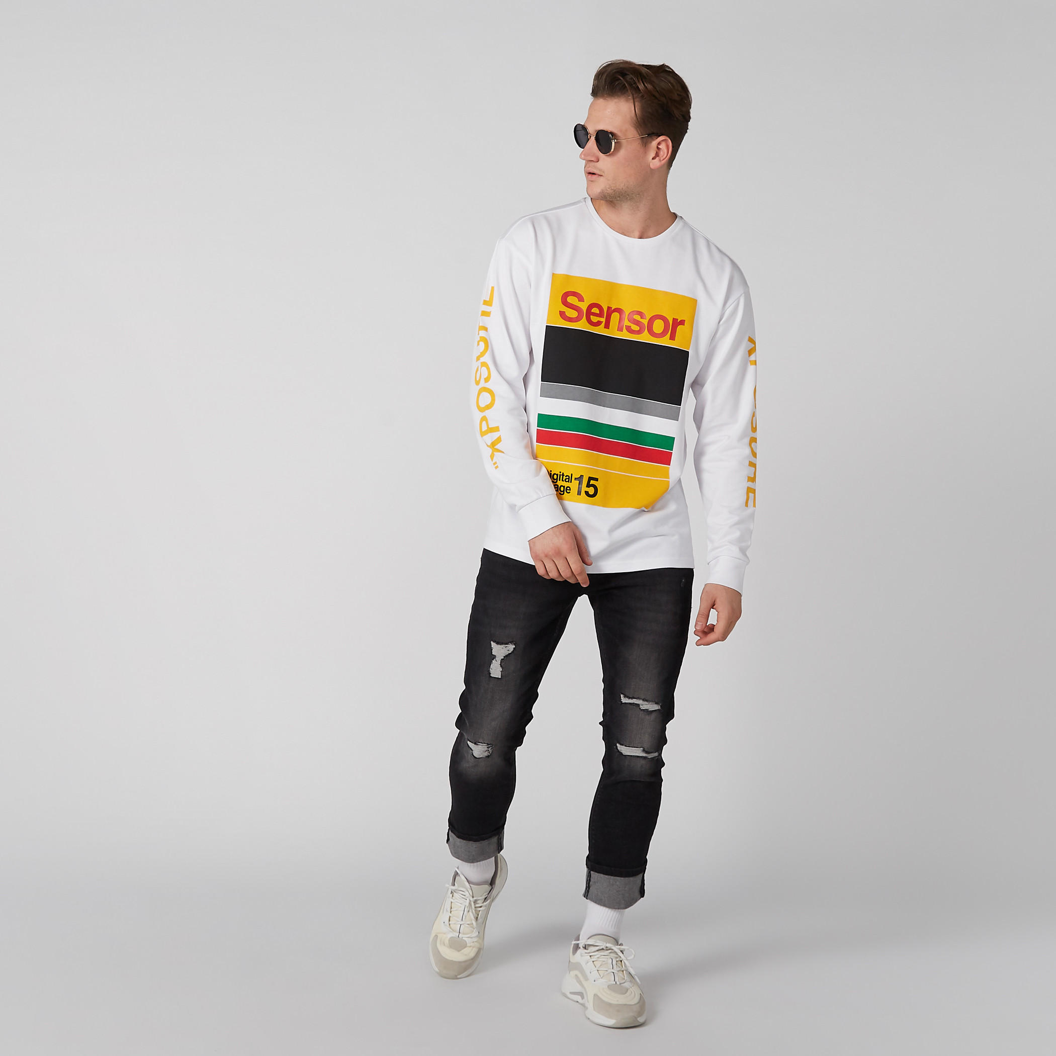 تيشيرت واسع بأكمام طويلة وطبعات وياقة ضيقة-men-clothing-tshirtsandpolos-tshirts-image-3