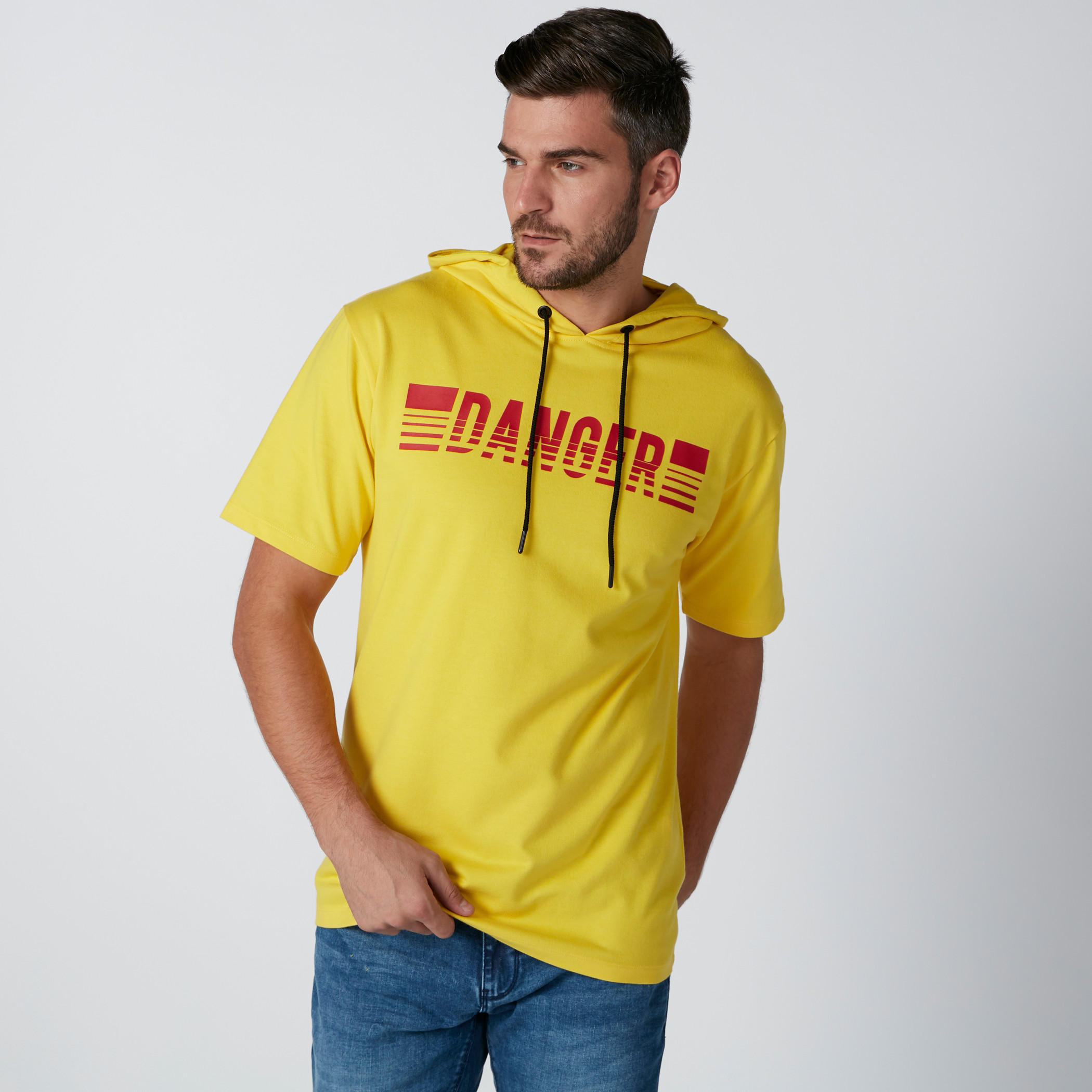 تيشيرت بقبّعة وأكمام قصيرة وطبعات-men-clothing-tshirtsandpolos-tshirts-image-1