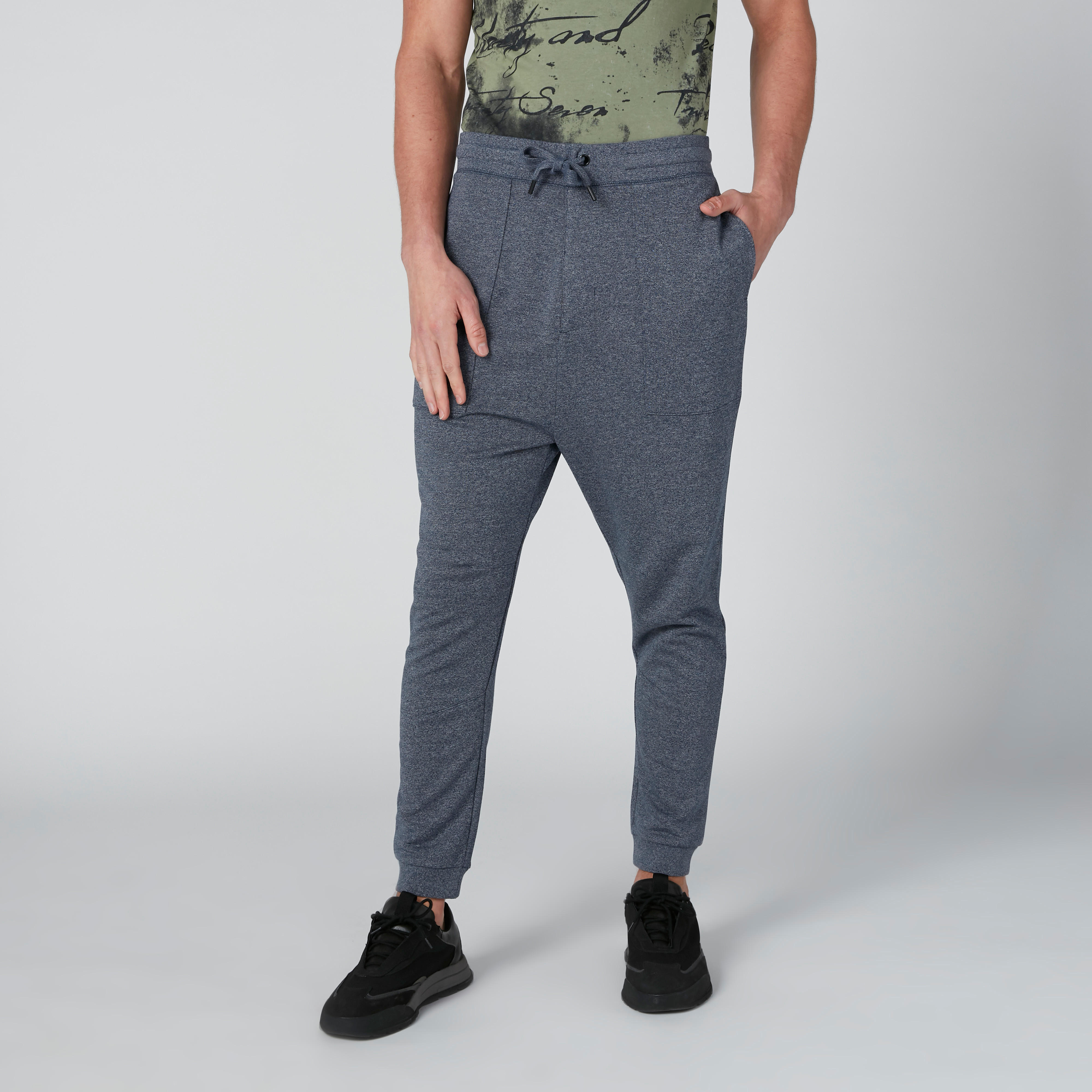 بنطال رياضي برباط وجيوب-men-clothing-bottoms-joggers-image-4