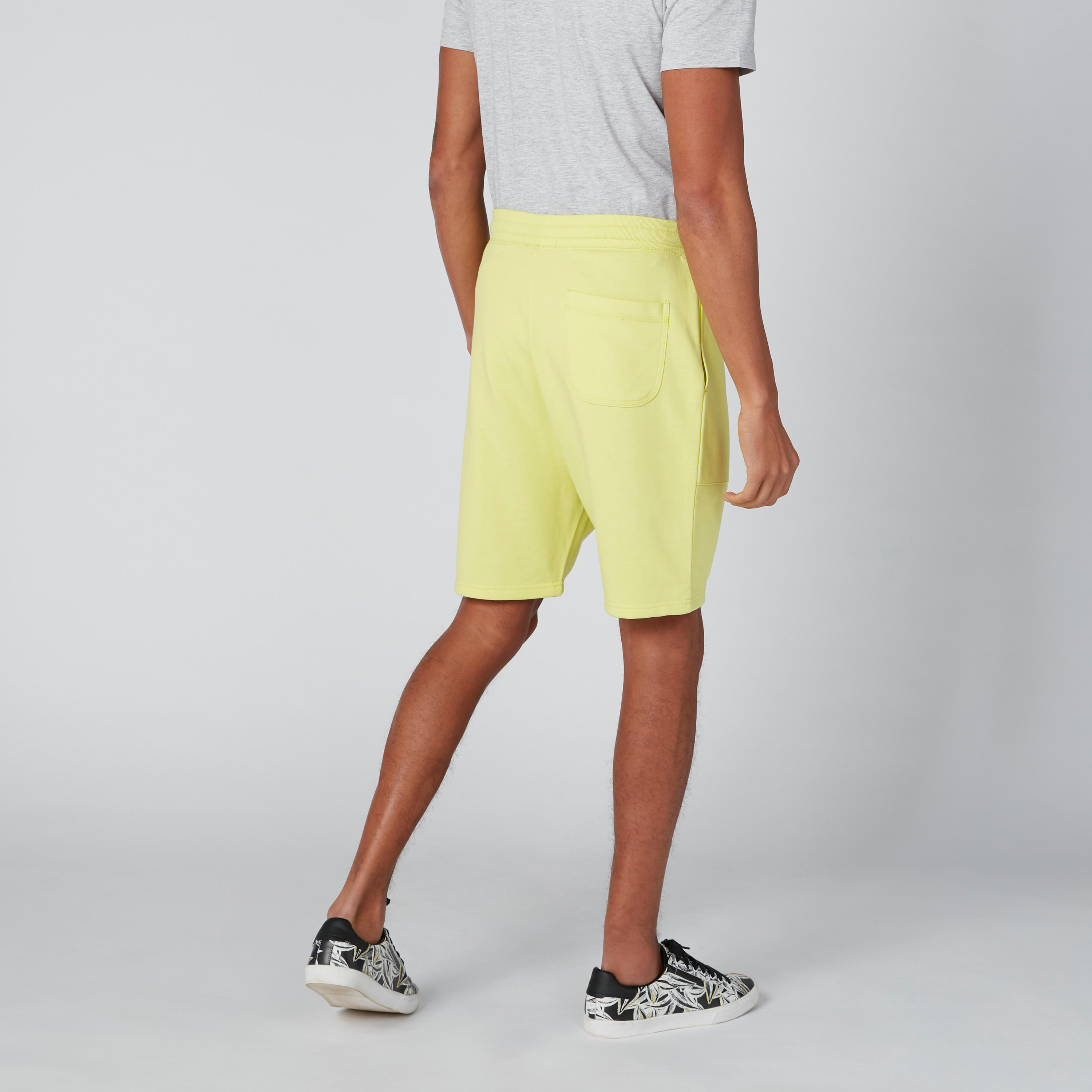 شورت مستدام واسع برباط وجيوب-men-clothing-bottoms-shorts-image-2