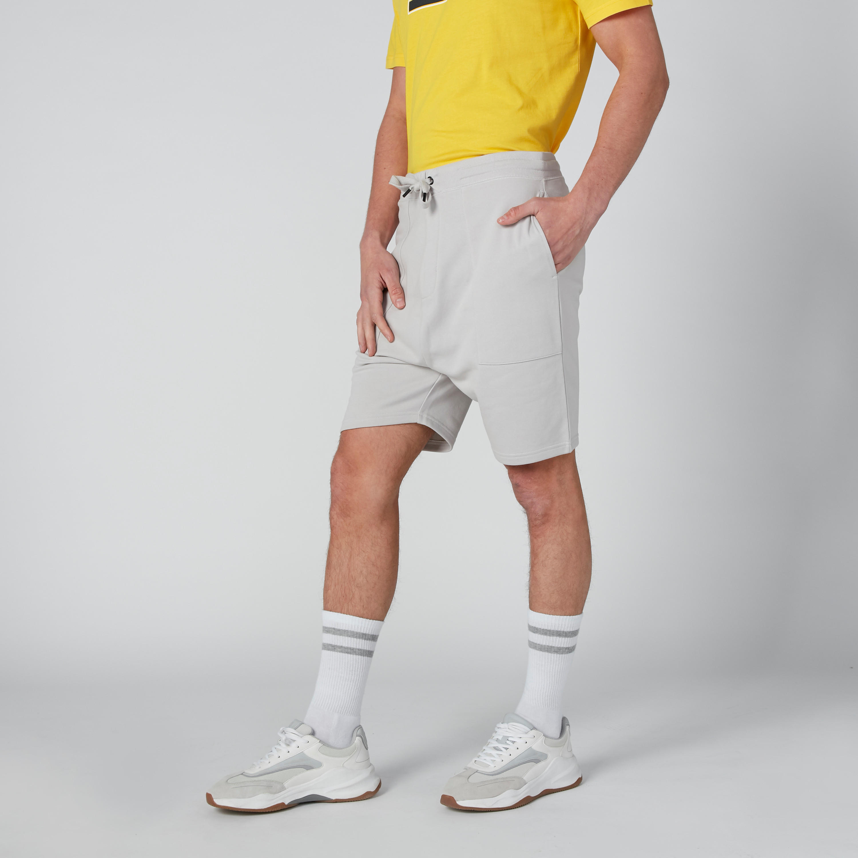 شورت بقصّة عادية ورباط وجيوب-men-clothing-bottoms-shorts-image-4