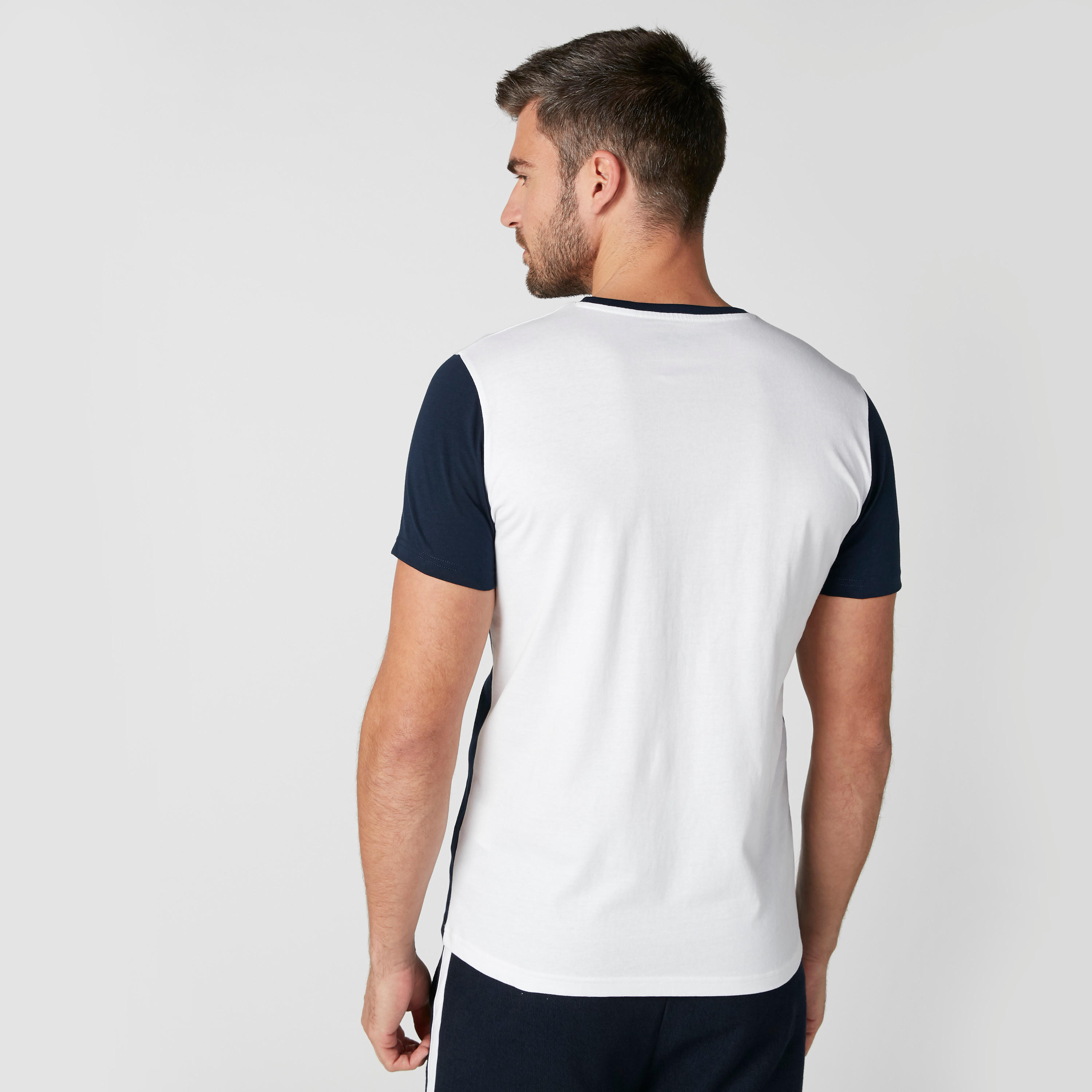 تيشيرت بطبعات وياقة مستديرة وأكمام قصيرة-men-clothing-tshirtsandpolos-tshirts-image-2