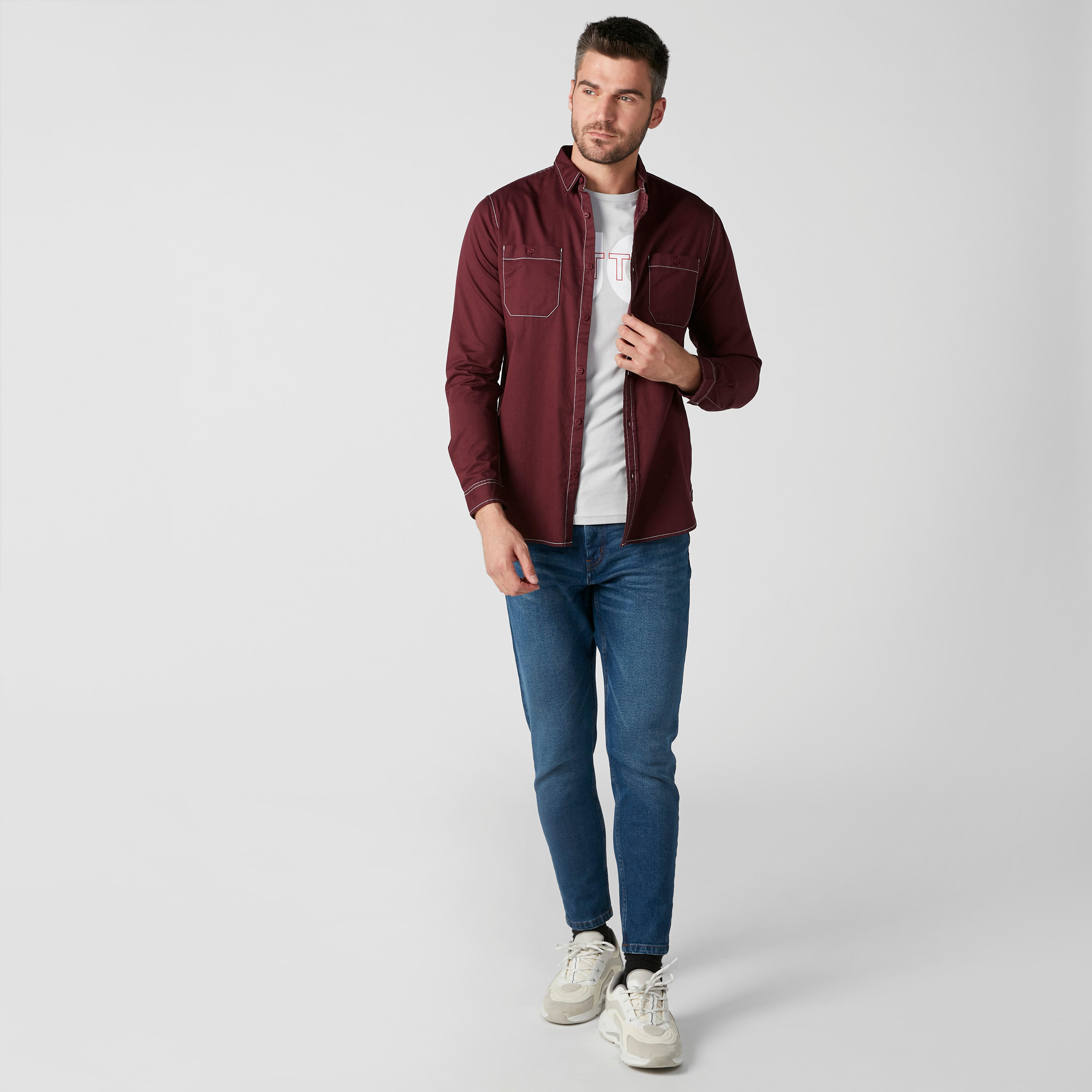 تيشيرت بطبعات وياقة مستديرة وأكمام قصيرة-men-clothing-tshirtsandpolos-tshirts-image-3