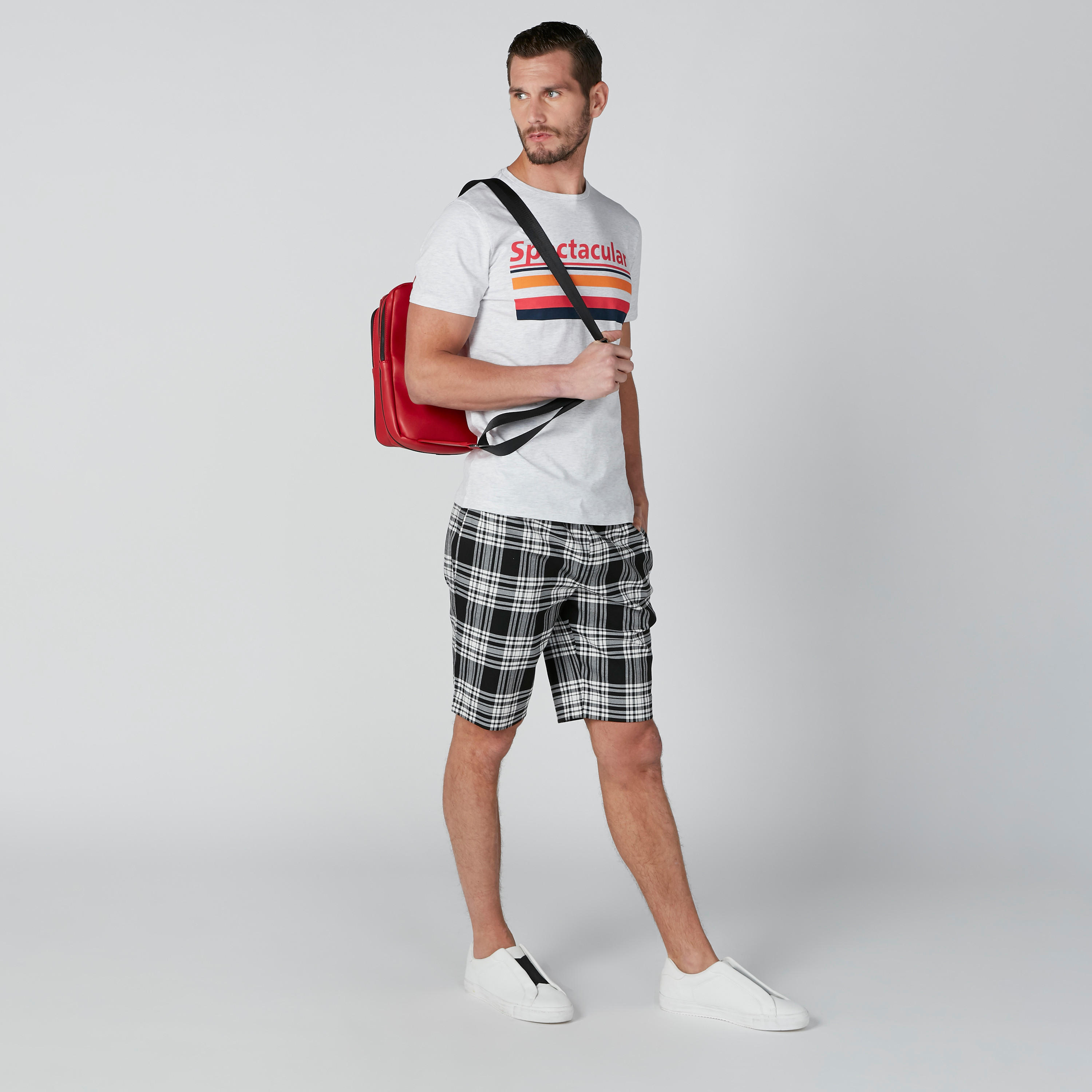 تيشيرت بياقة مستديرة وأكمام قصيرة وطبعات-men-clothing-tshirtsandpolos-tshirts-image-3