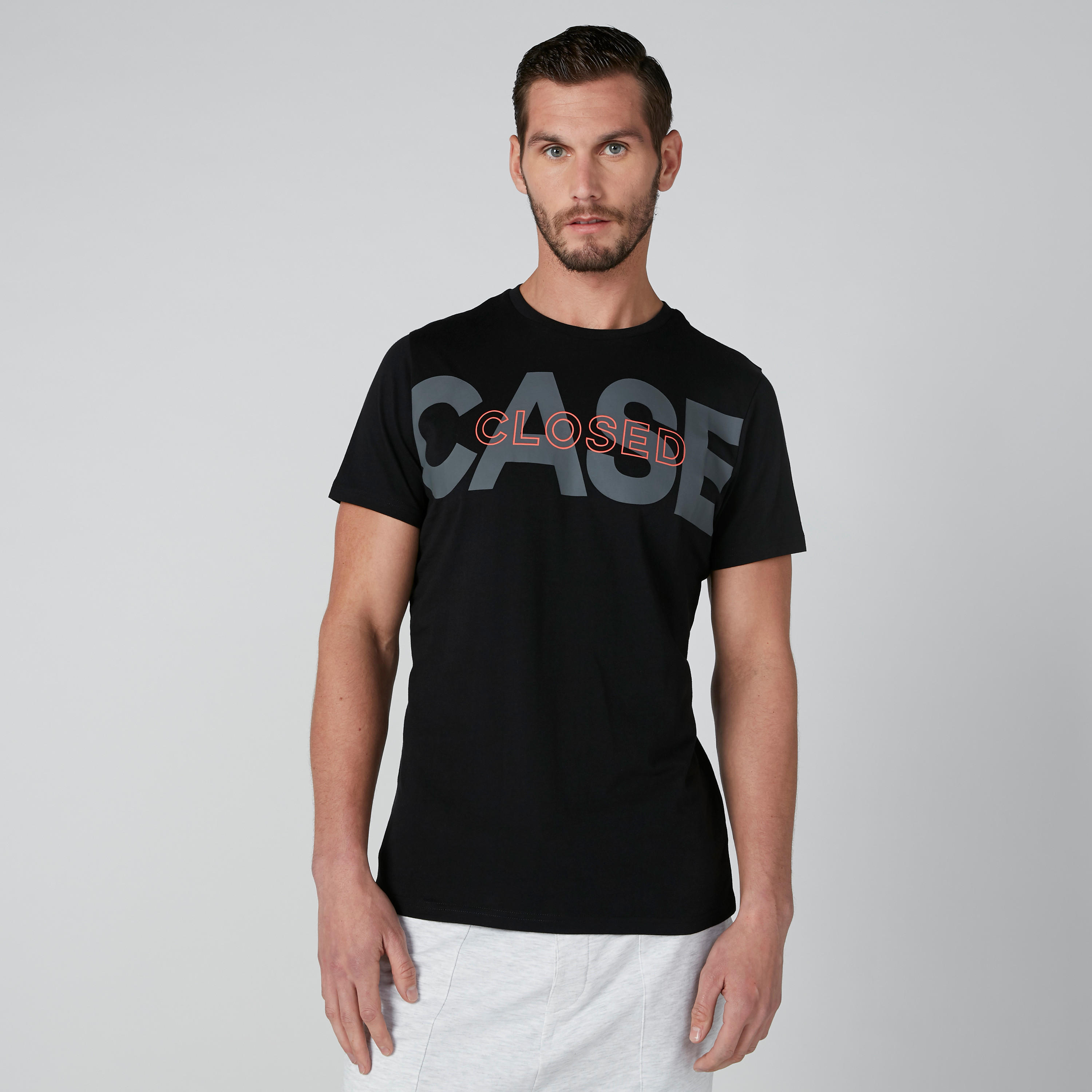 تيشيرت بطبعات وياقة مستديرة وأكمام قصيرة-men-clothing-tshirtsandpolos-tshirts-image-1