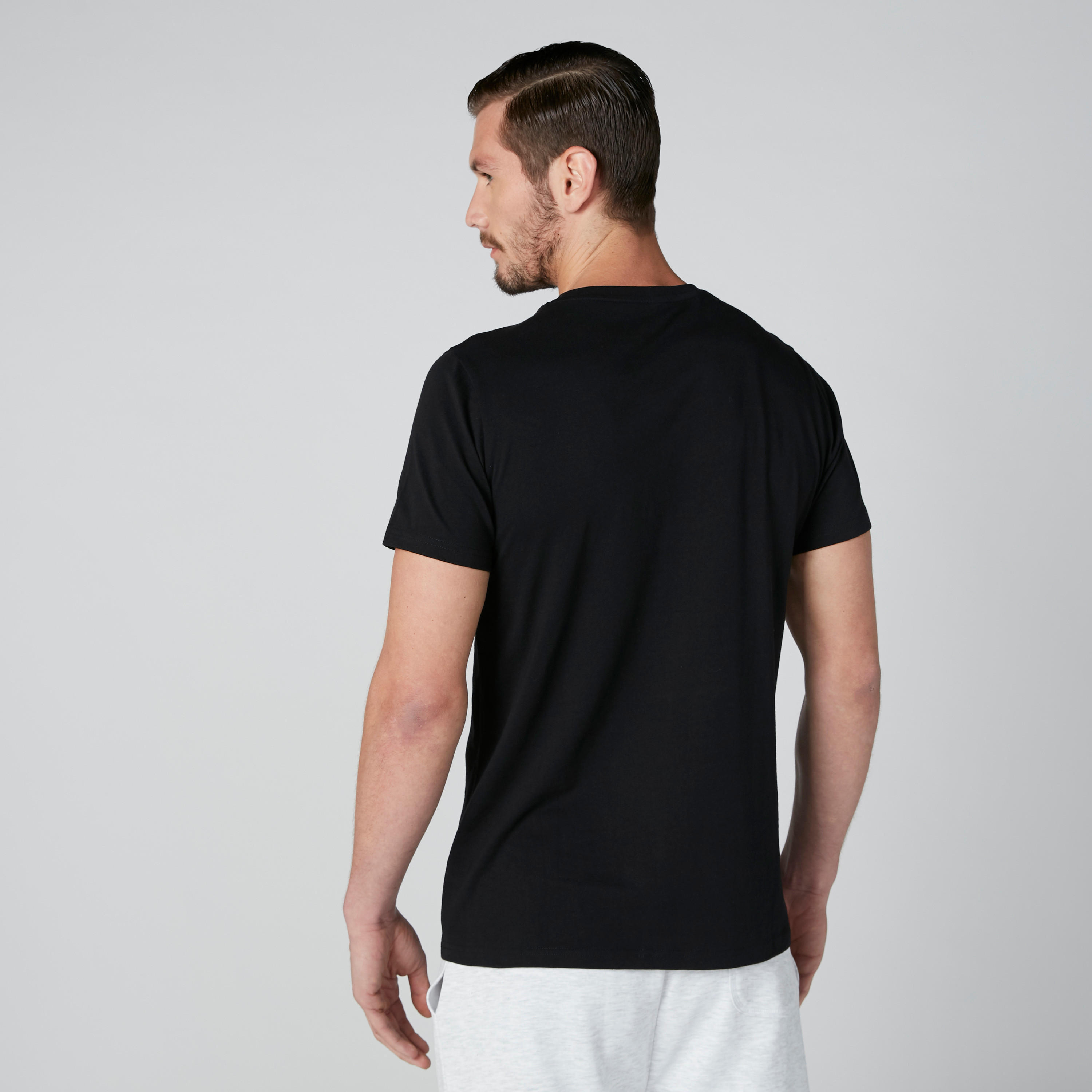 تيشيرت بطبعات وياقة مستديرة وأكمام قصيرة-men-clothing-tshirtsandpolos-tshirts-image-2