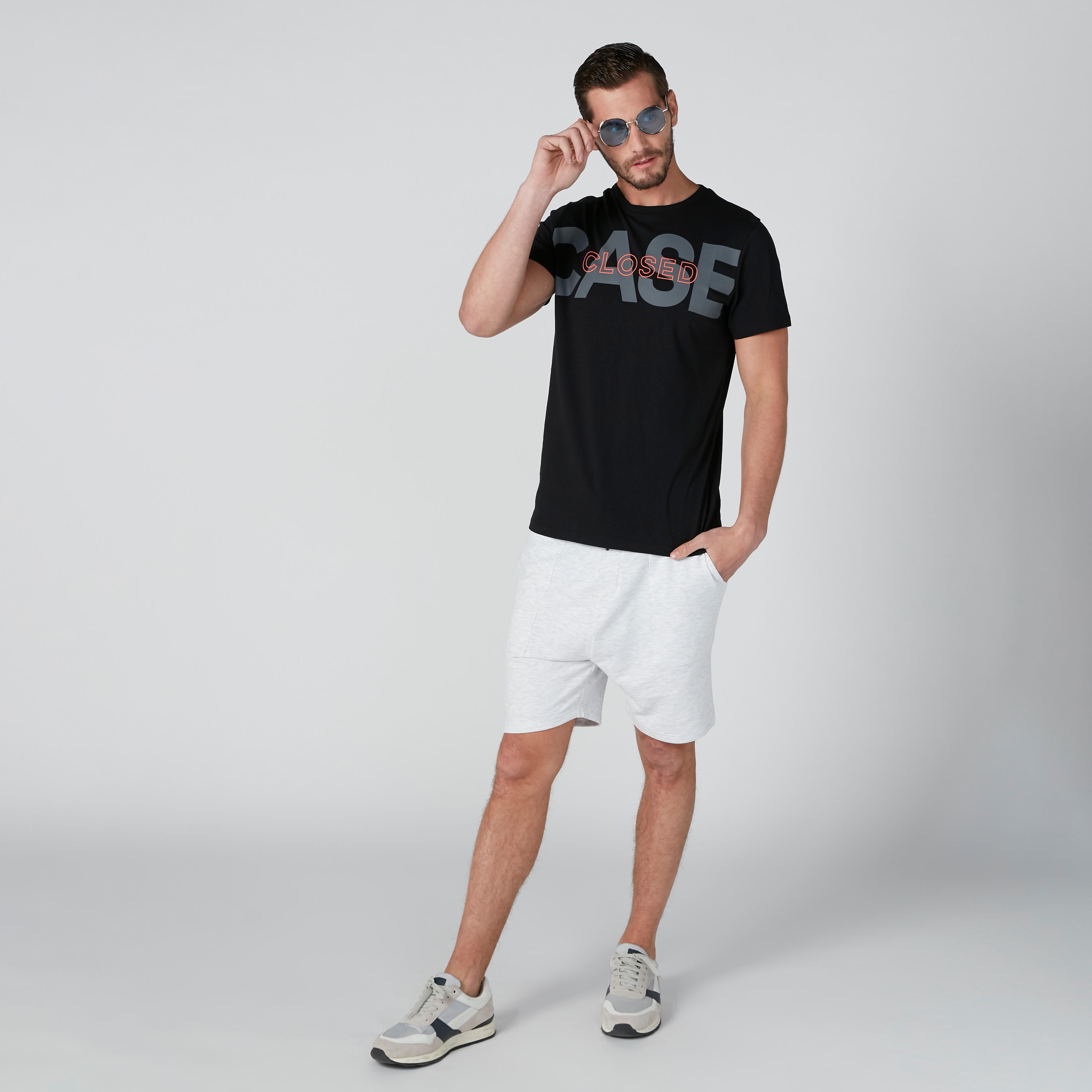 تيشيرت بطبعات وياقة مستديرة وأكمام قصيرة-men-clothing-tshirtsandpolos-tshirts-image-3