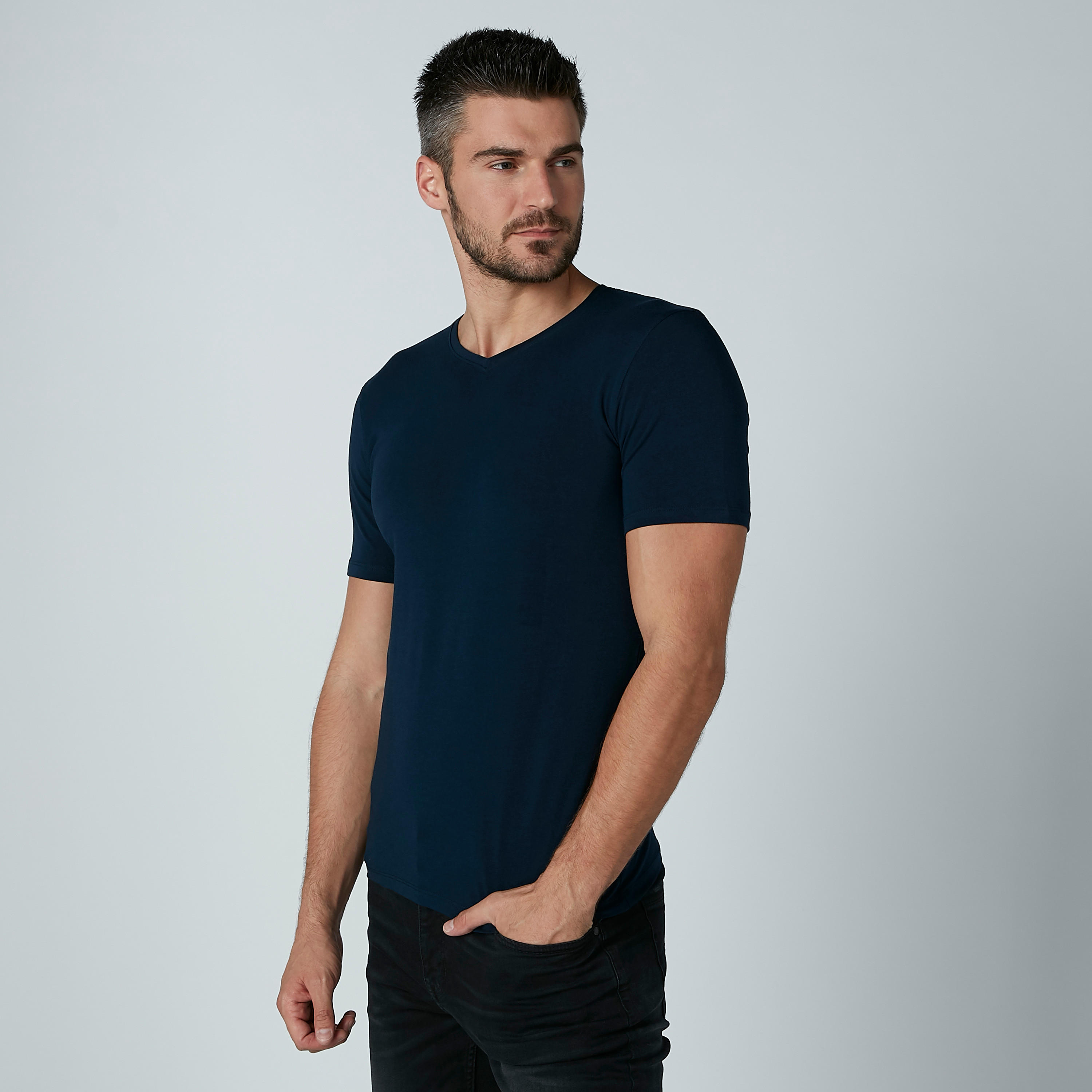 تيشيرت سادة بياقة V وأكمام قصيرة-men-clothing-tshirtsandpolos-tshirts-image-5