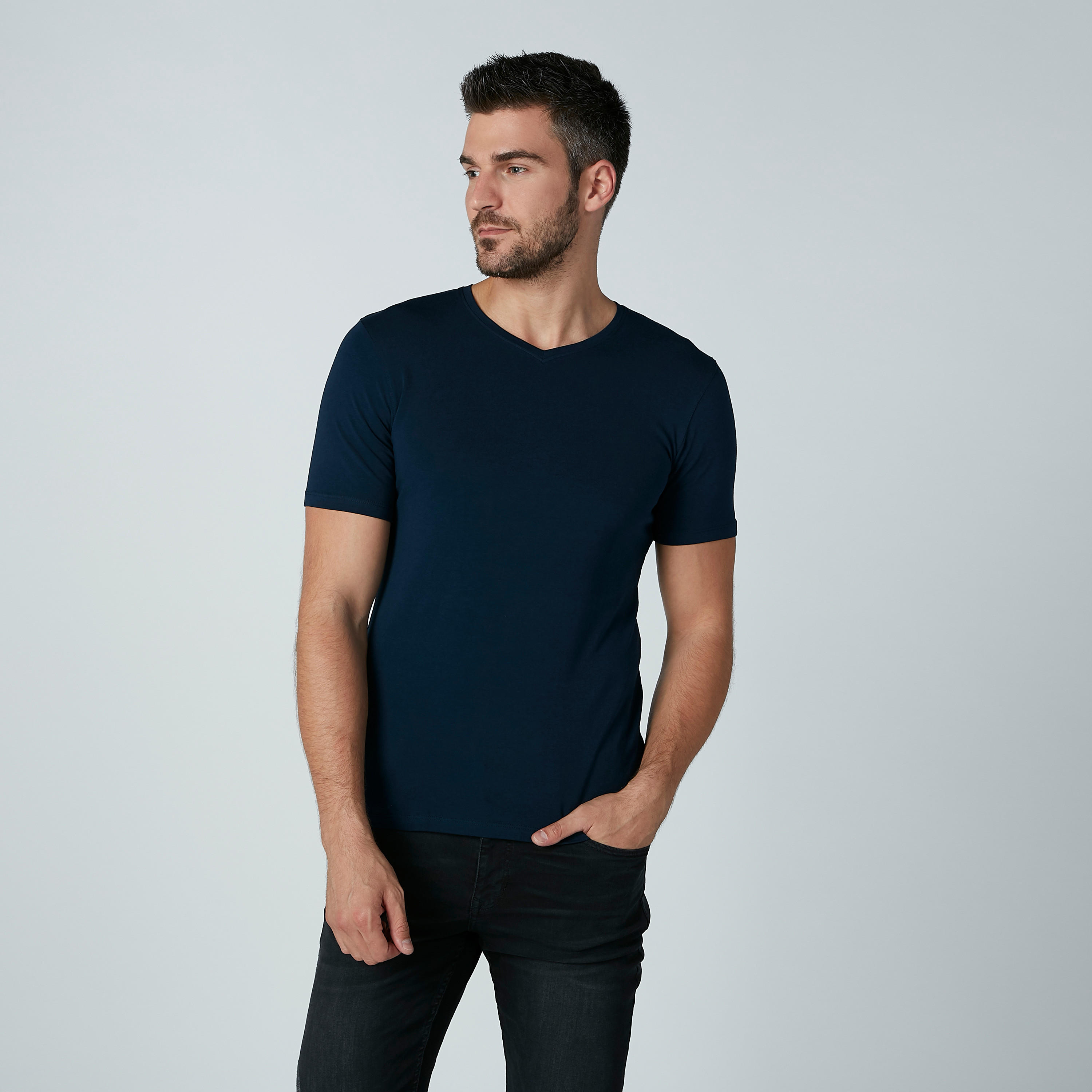 تيشيرت سادة بياقة V وأكمام قصيرة-men-clothing-tshirtsandpolos-tshirts-image-3
