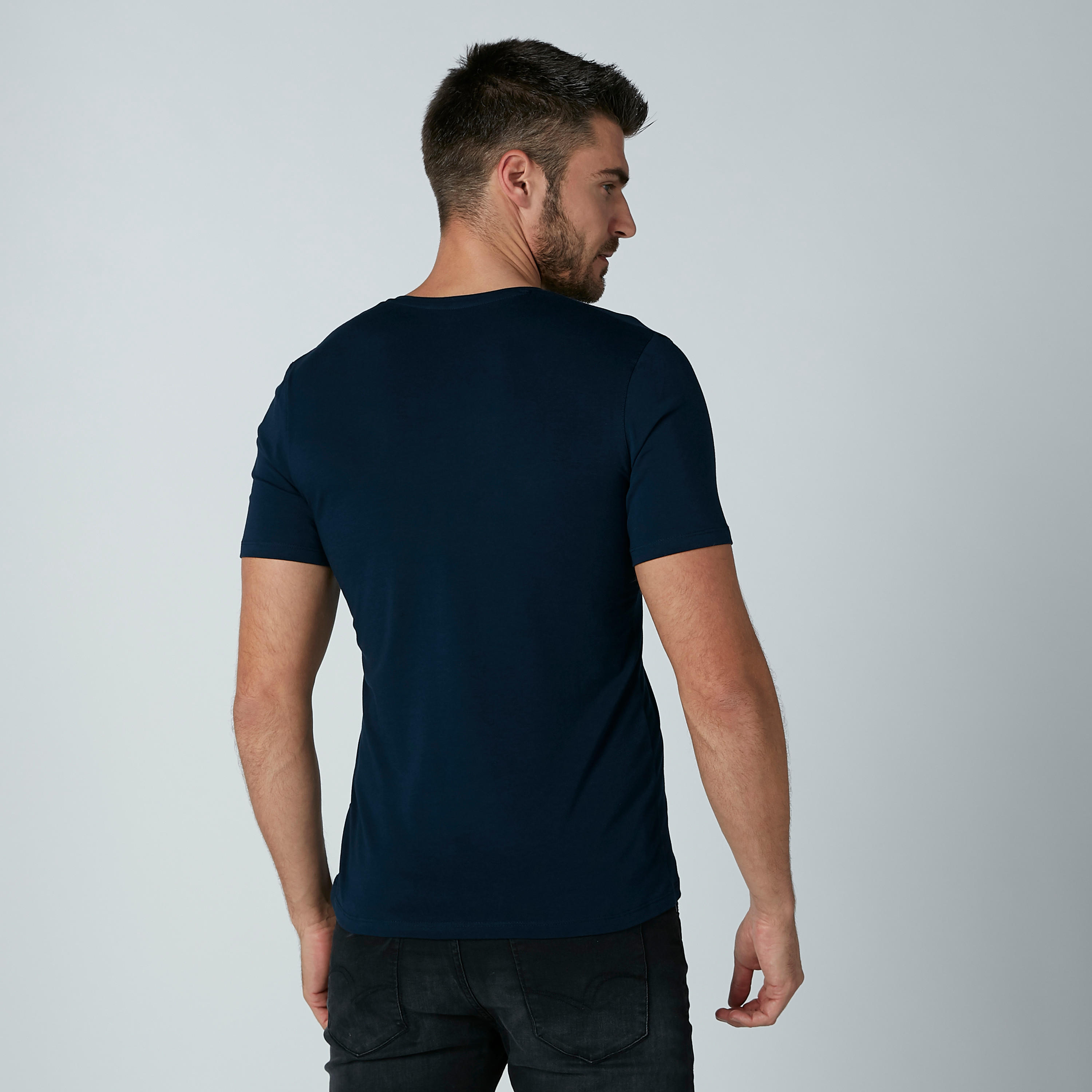 تيشيرت سادة بياقة V وأكمام قصيرة-men-clothing-tshirtsandpolos-tshirts-image-2