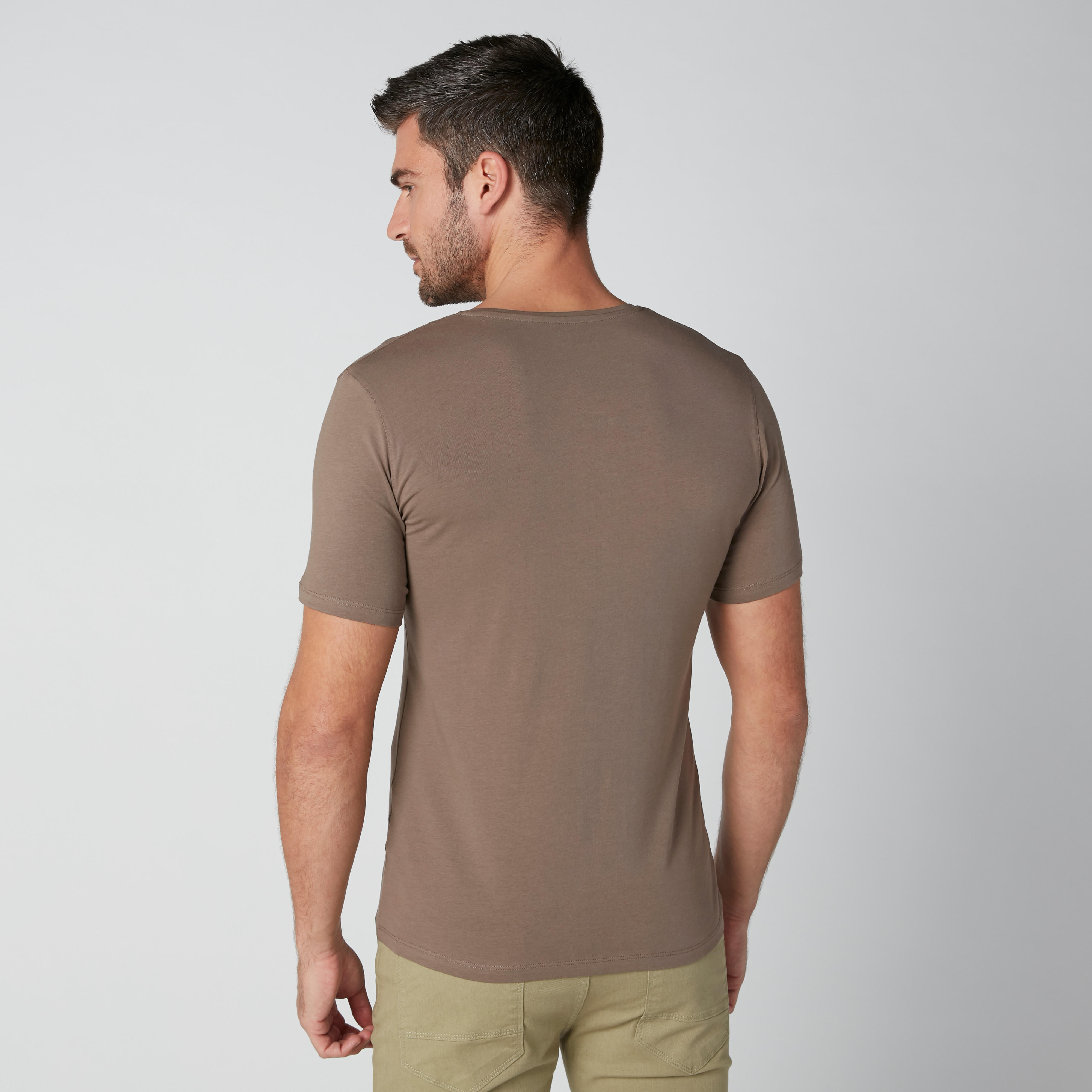 تيشيرت بقصّة سليم وياقة V وأكمام قصيرة-men-clothing-tshirtsandpolos-tshirts-image-3