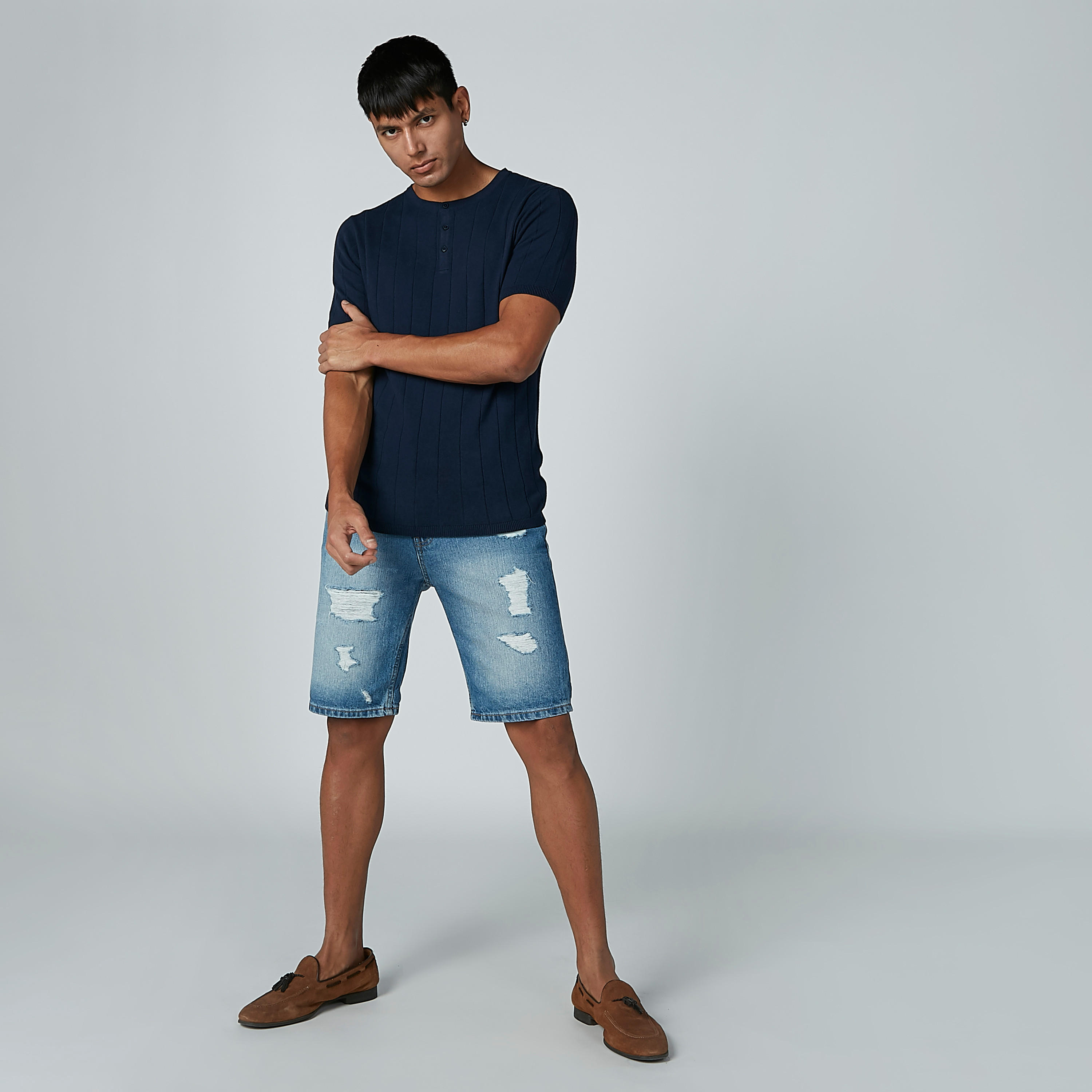 شورت دينم ممزق بجيوب-men-clothing-bottoms-shorts-image-3
