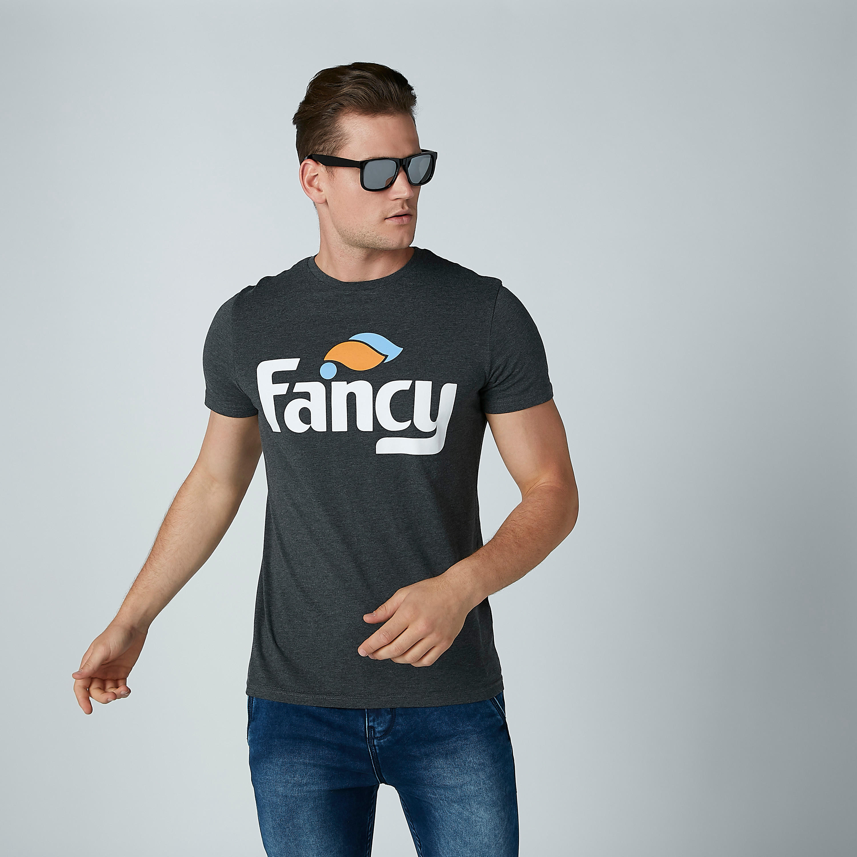 تيشيرت بياقة مستديرة وأكمام قصيرة وطبعات-men-clothing-tshirtsandpolos-tshirts-image-2