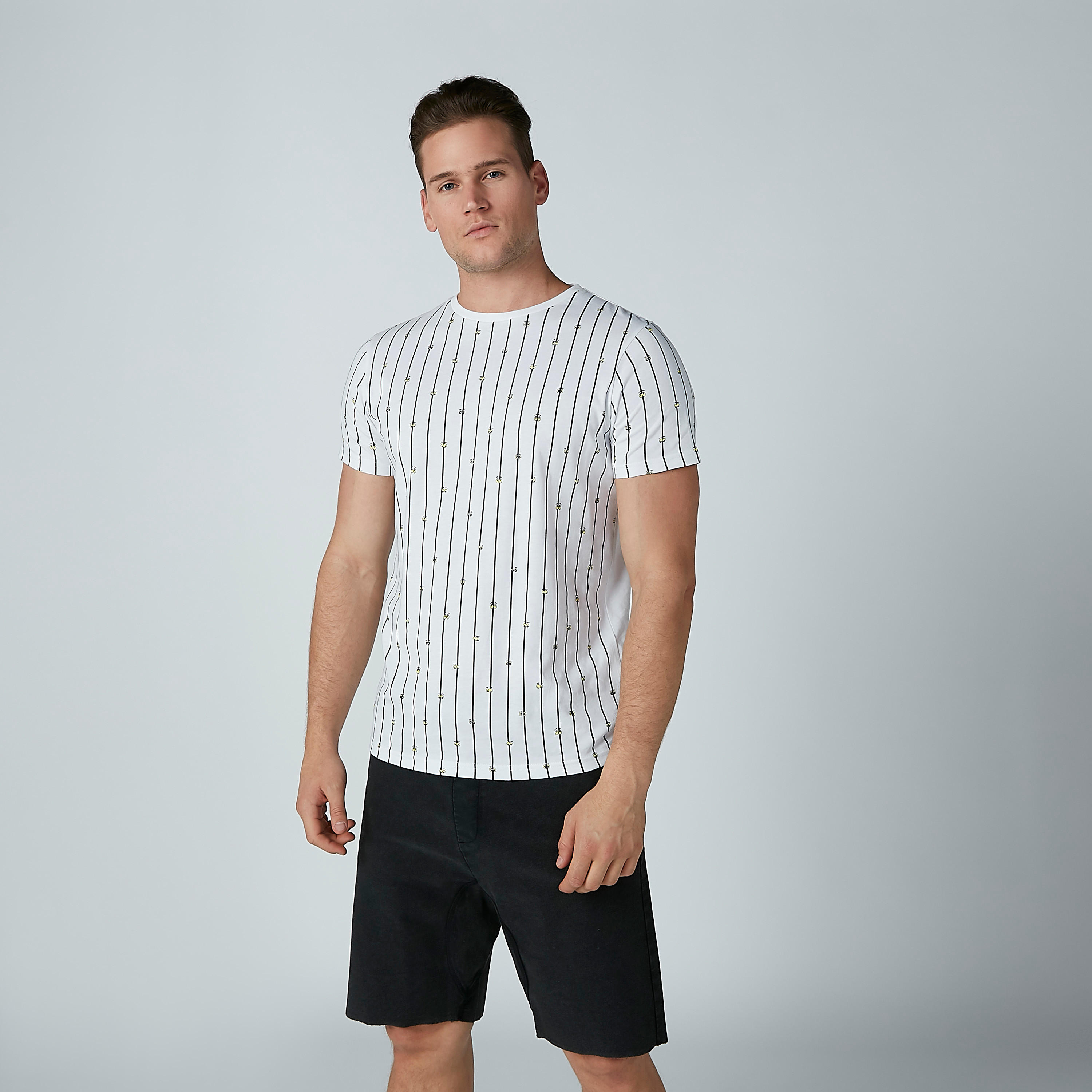 تيشيرت مقلّم بياقة مستديرة وأكمام قصيرة-men-clothing-tshirtsandpolos-tshirts-image-4