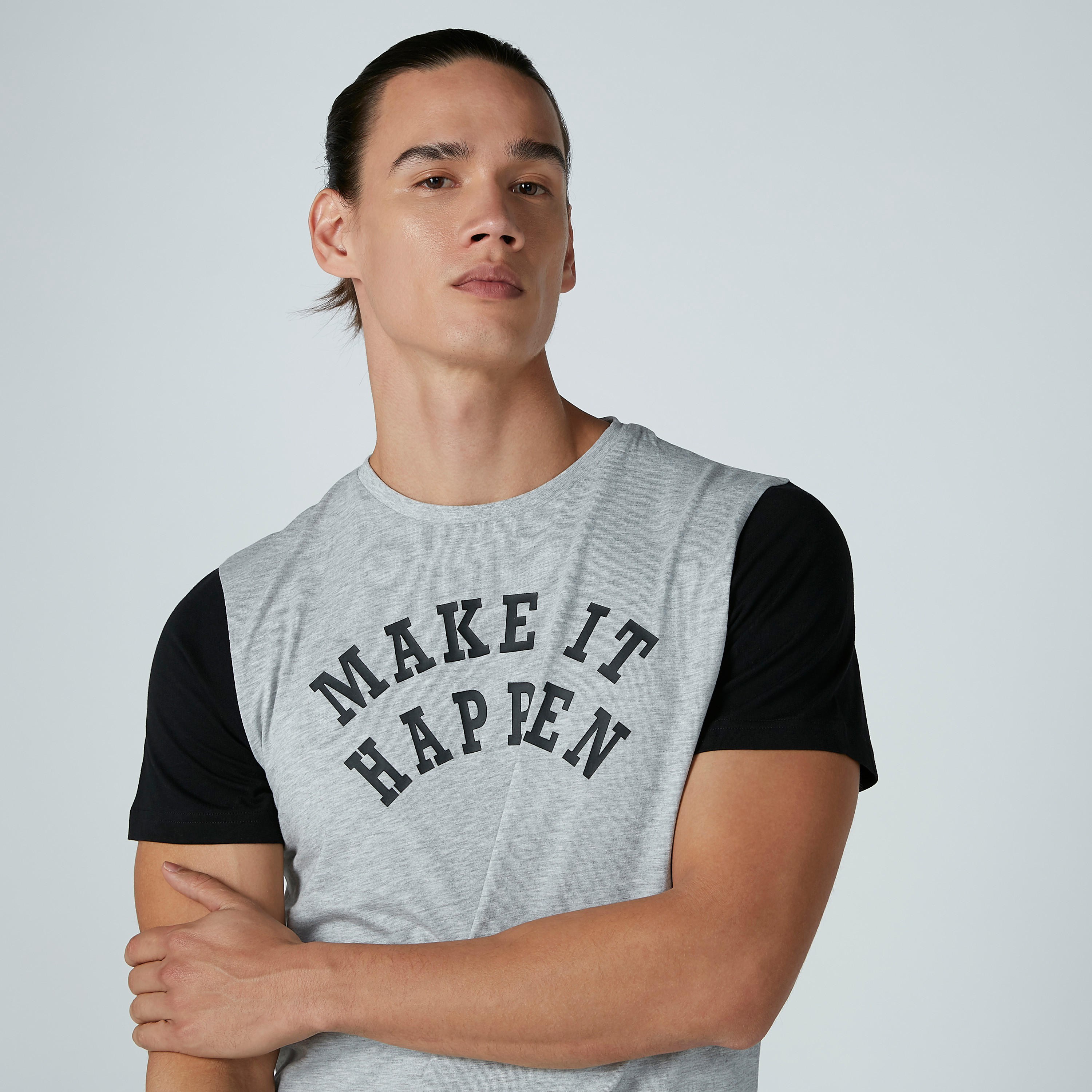 تيشيرت بطبعات وياقة مستديرة وأكمام قصيرة-men-clothing-tshirtsandpolos-tshirts-image-3