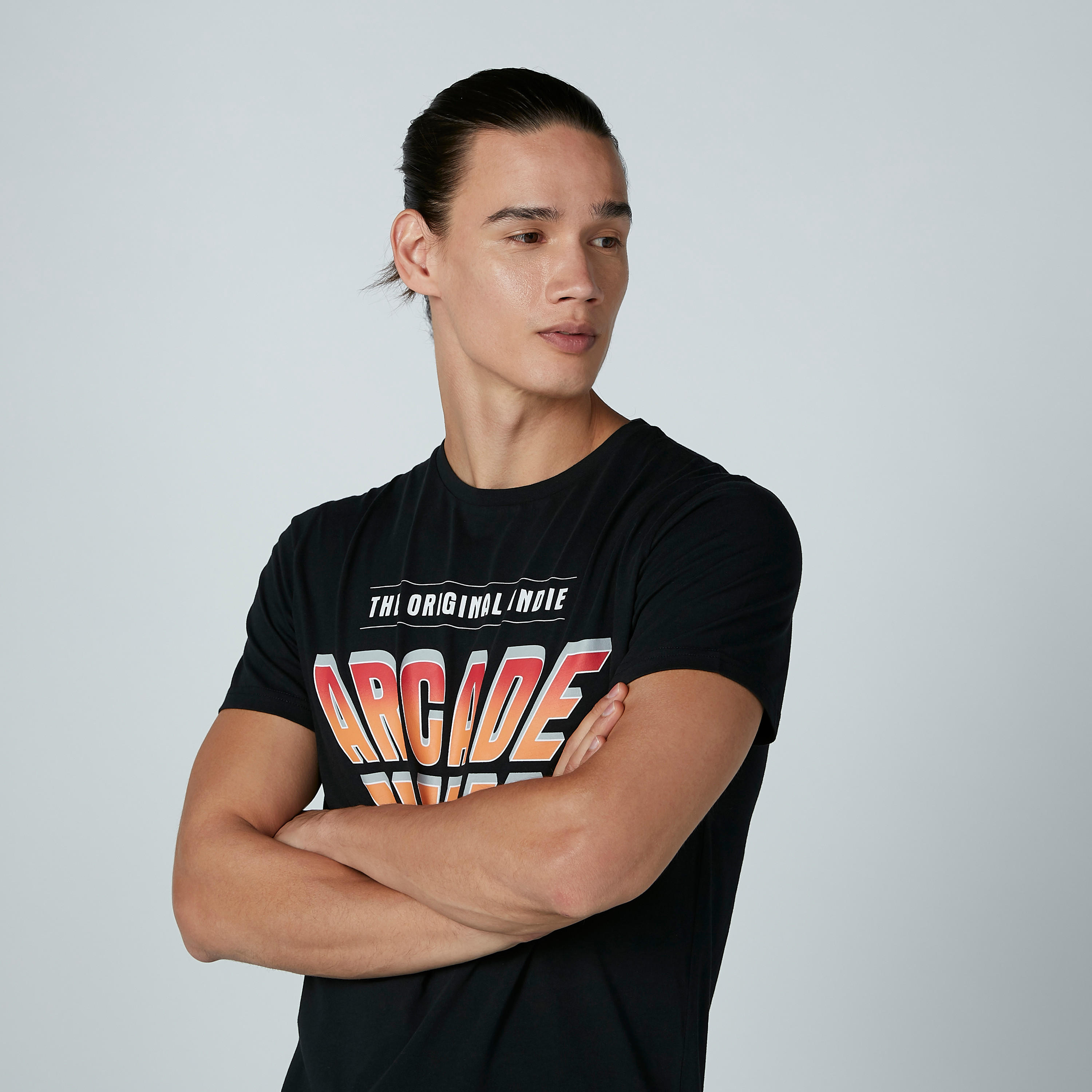 تيشيرت بأكمام قصيرة وطبعات نصيّة-men-clothing-tshirtsandpolos-tshirts-image-3