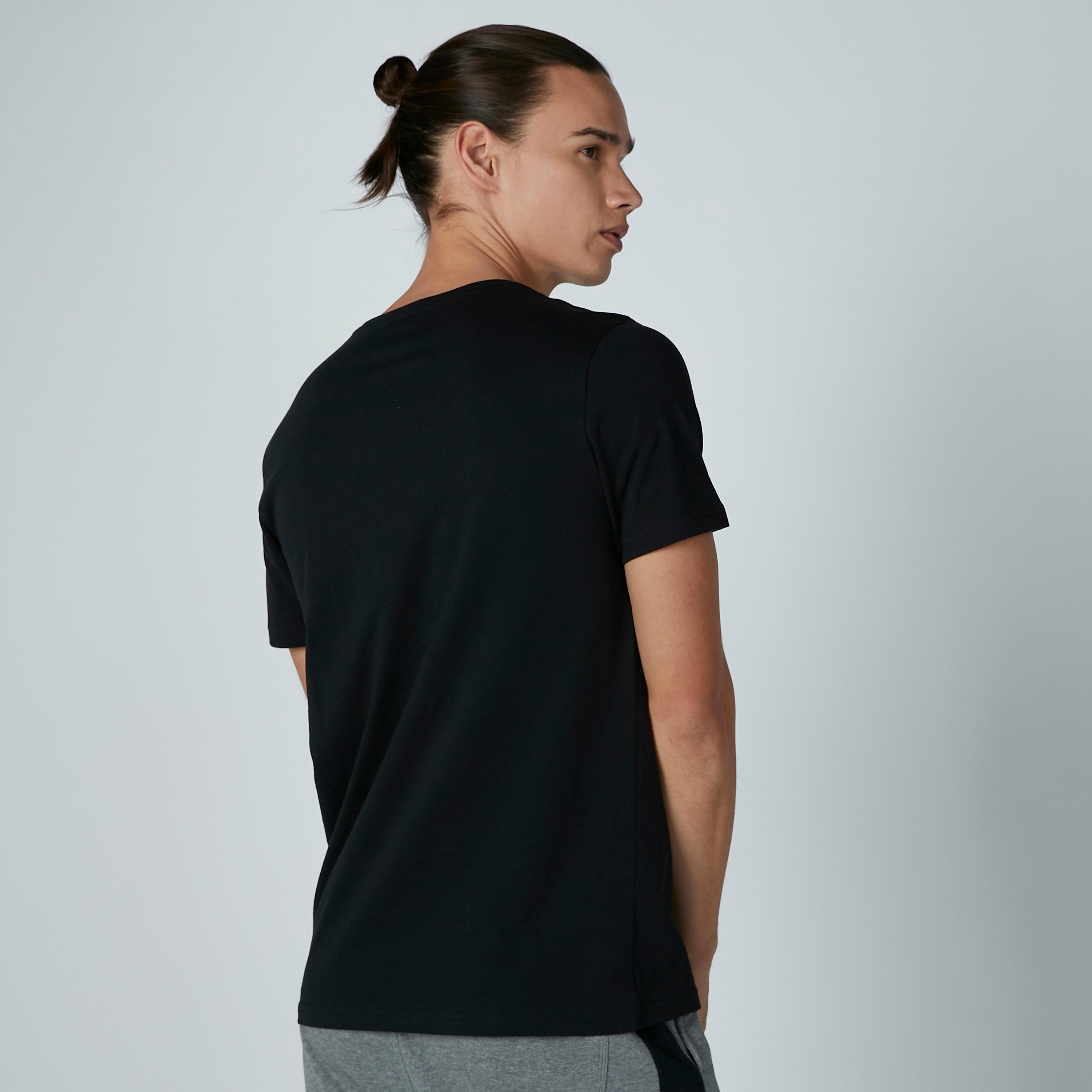 تيشيرت بياقة مستديرة وأكمام قصيرة وطبعات نصيّة-men-clothing-tshirtsandpolos-tshirts-image-3