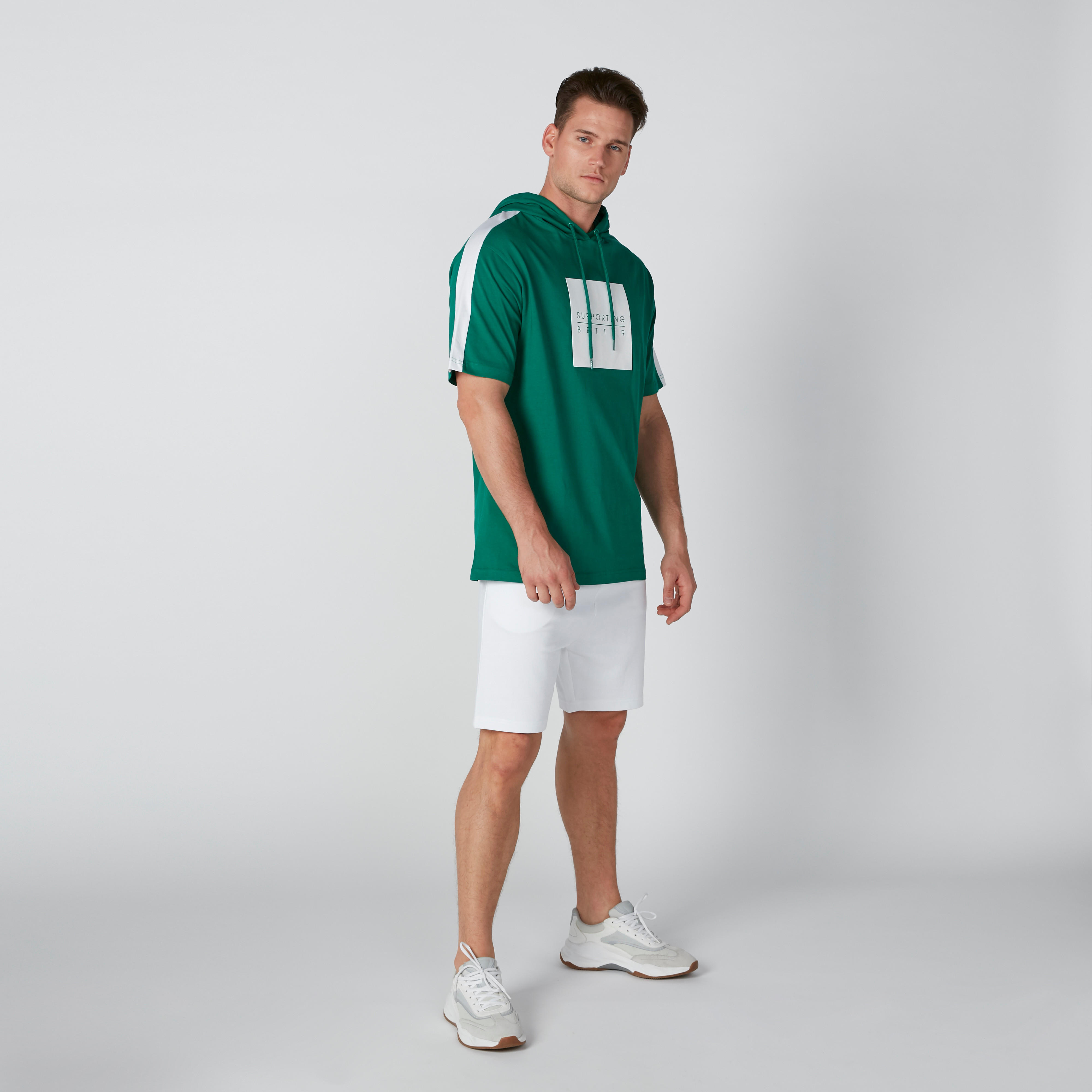 تيشيرت مستدام بقبّعة وأكمام قصيرة وطبعات-men-clothing-tshirtsandpolos-tshirts-image-2