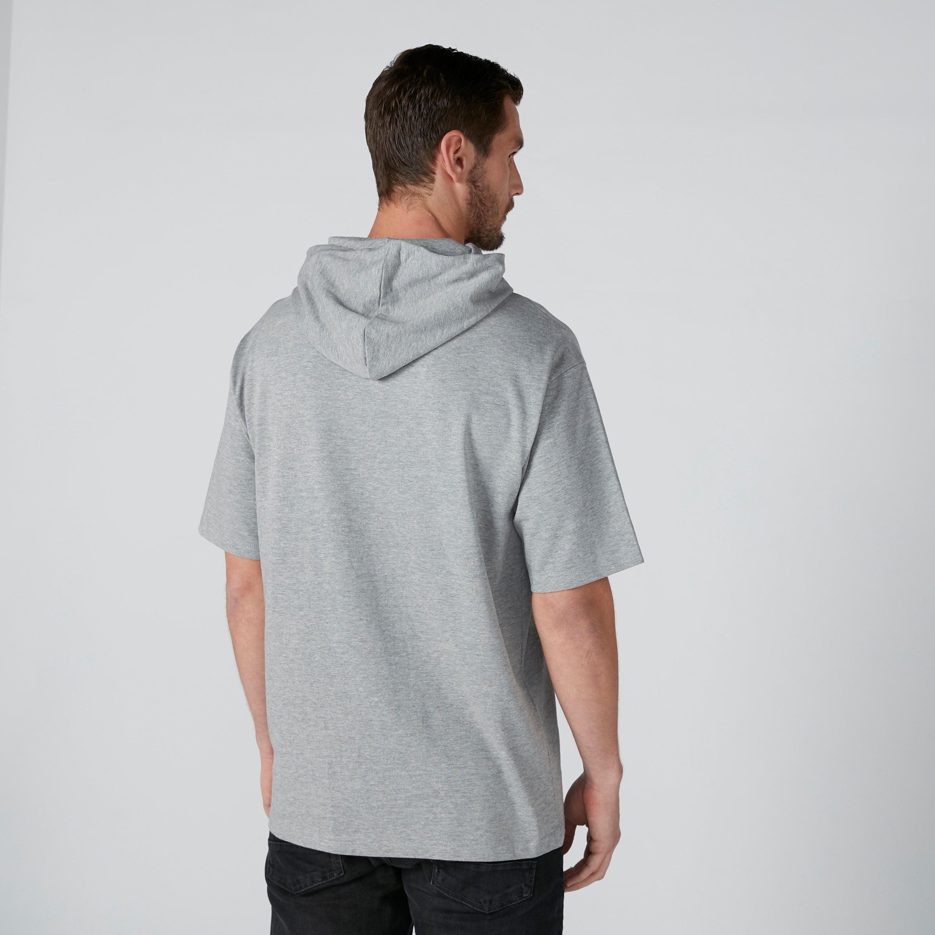 تيشيرت مستدام بقبّعة وأكمام قصيرة وطبعات-men-clothing-tshirtsandpolos-tshirts-image-2