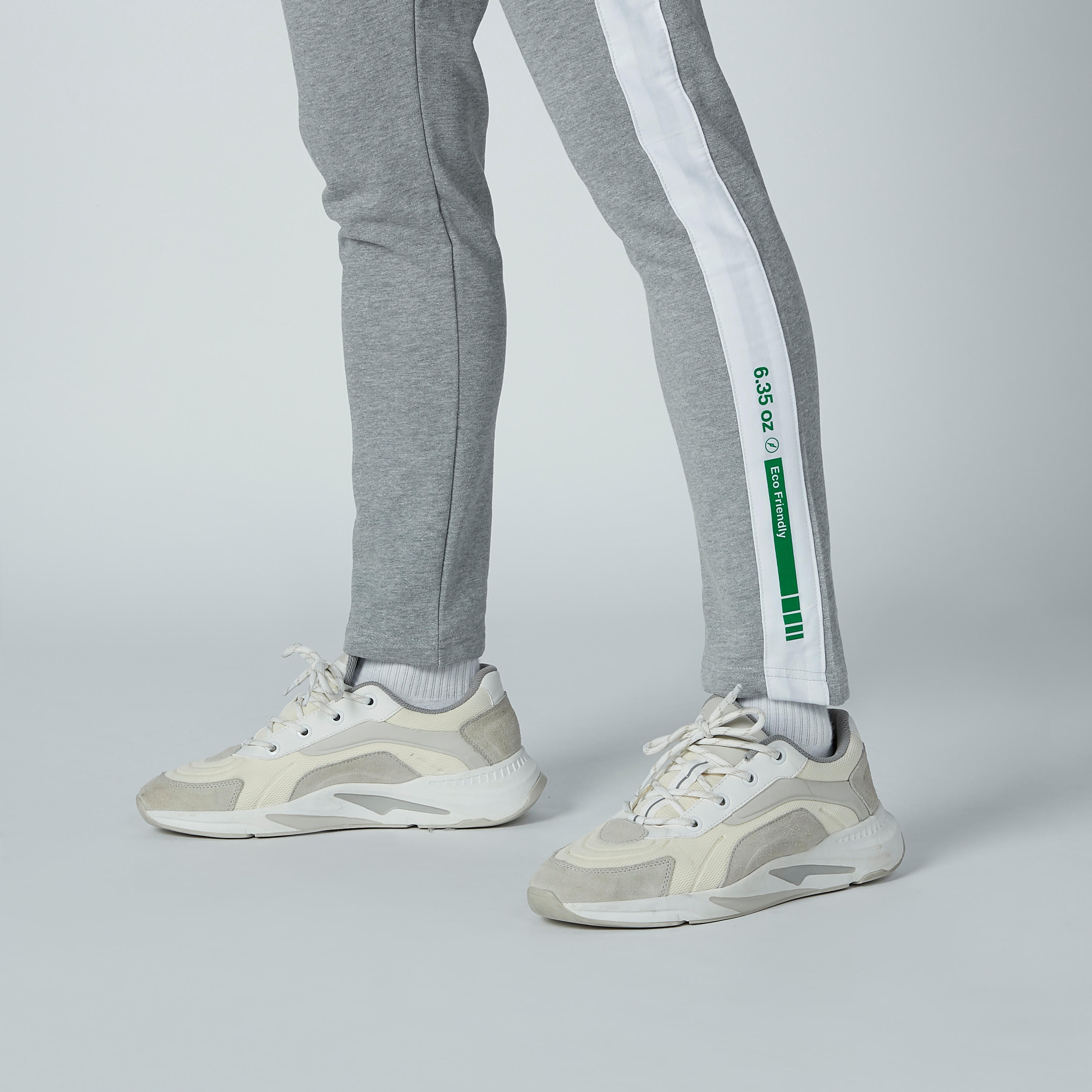 بنطال رياضي برباط وخصر متوسط الارتفاع وشريطة وطبعات-men-clothing-bottoms-trousersandchinos-trousers-image-3