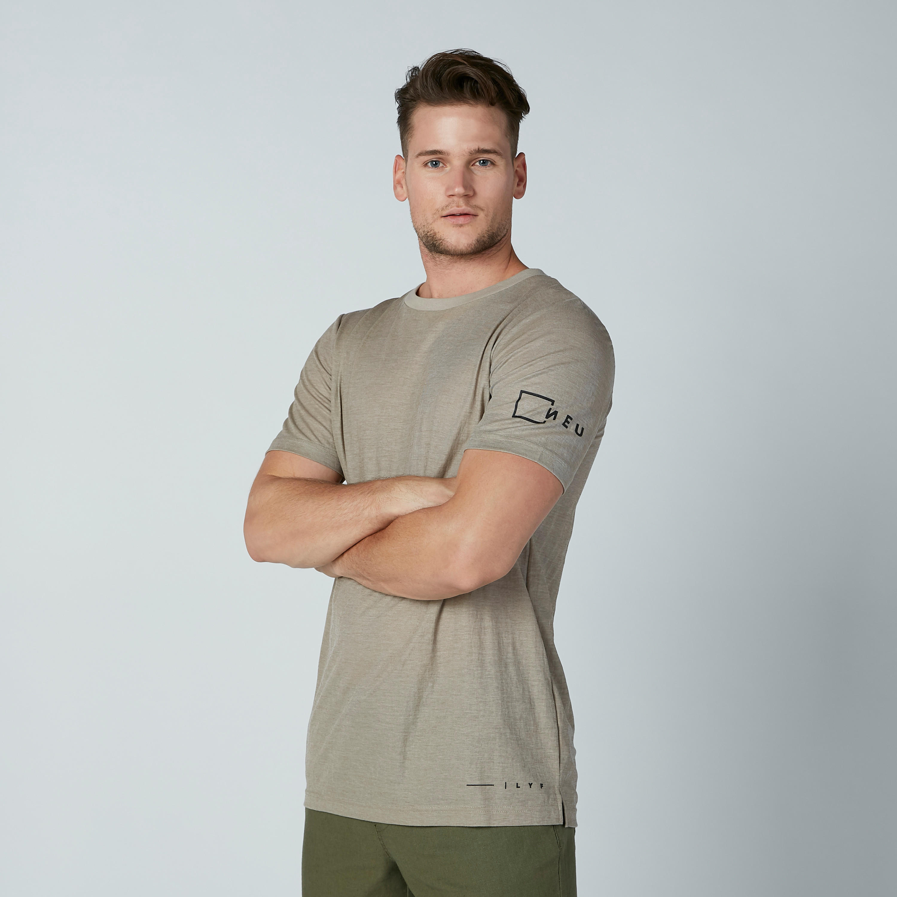 تيشيرت بياقة مستديرة وأكمام قصيرة وطبعات-men-clothing-tshirtsandpolos-tshirts-image-3