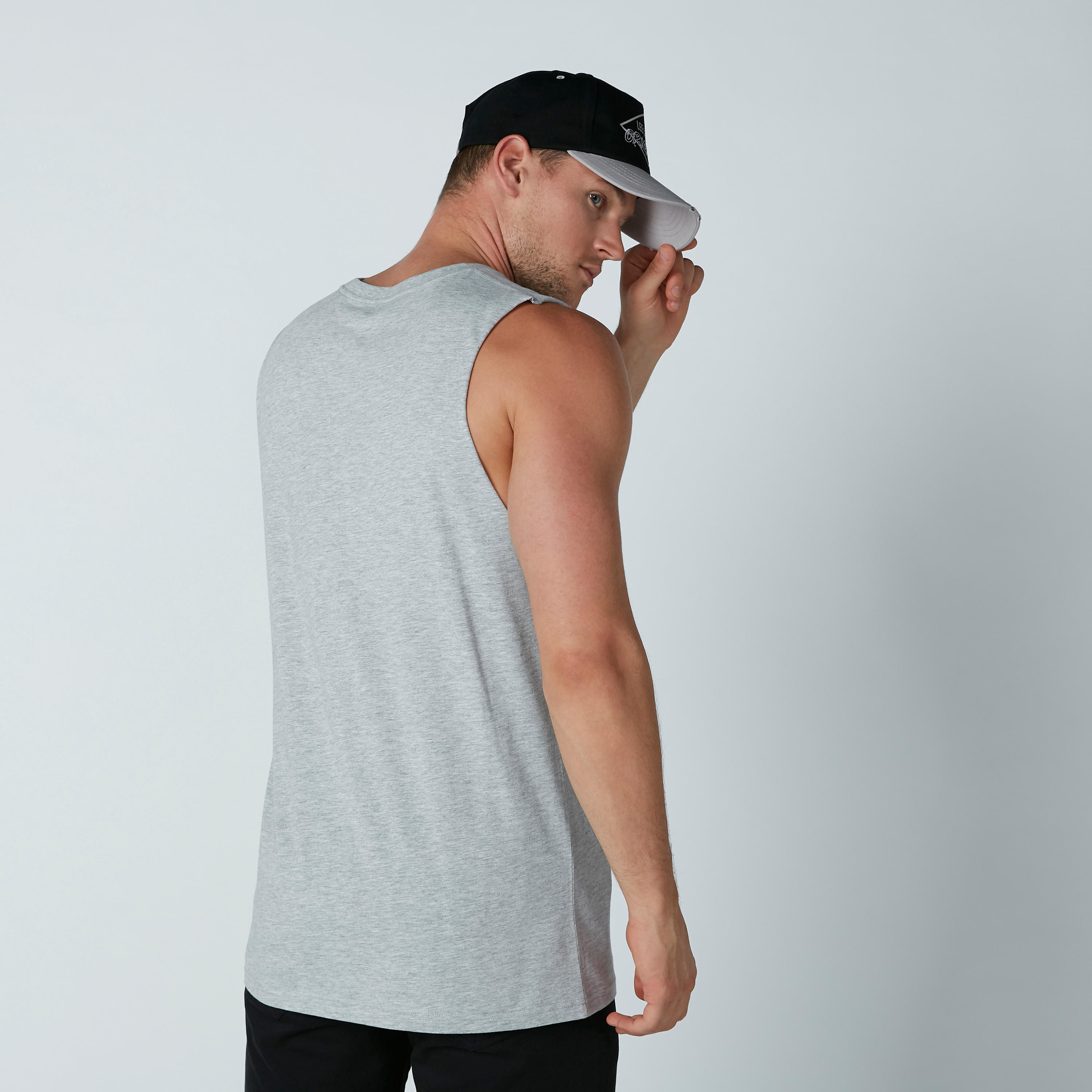 تيشيرت دون أكمام بياقة مستديرة وطبعات-men-clothing-tshirtsandpolos-tshirts-image-3