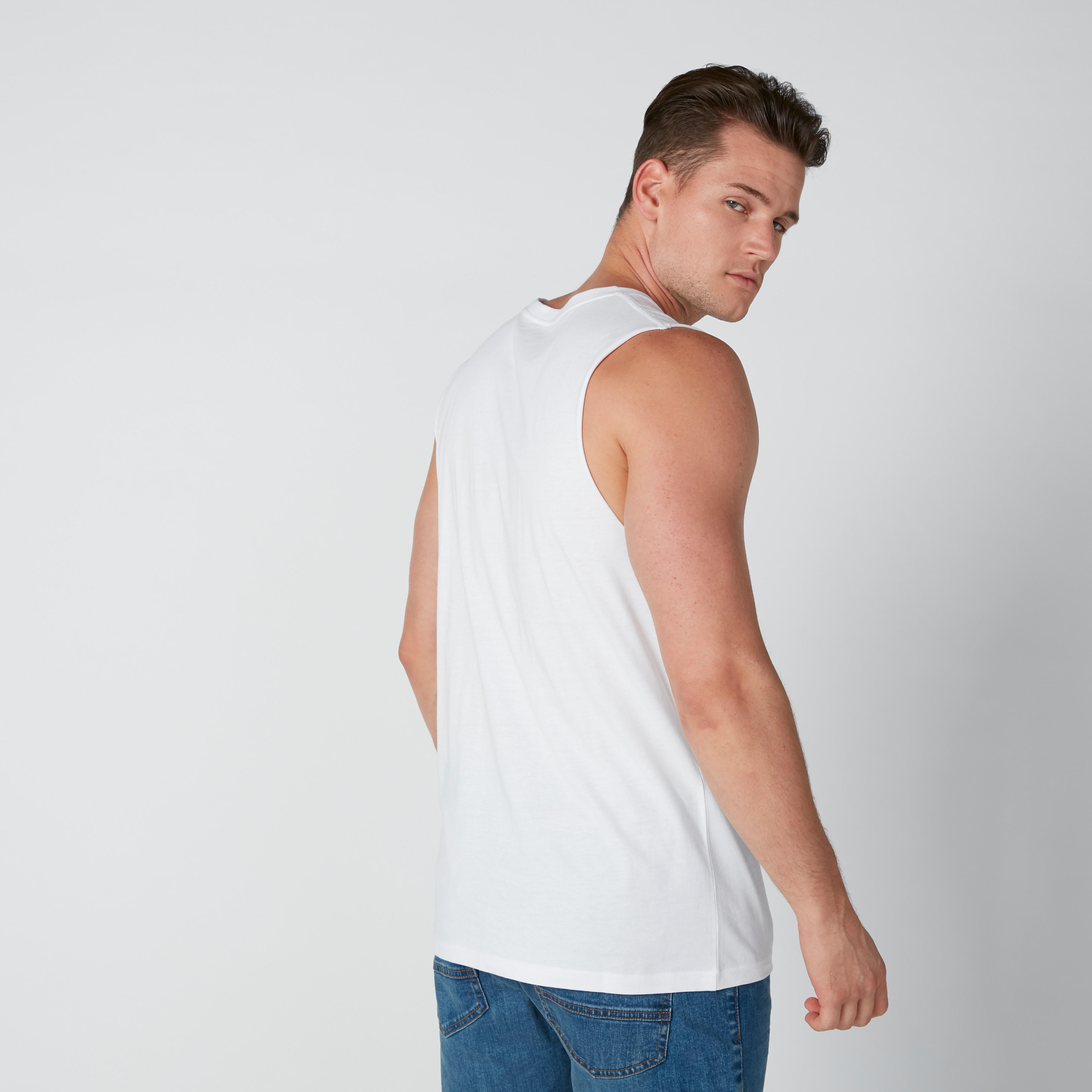 تيشيرت دون أكمام بياقة مستديرة وطبعات-men-clothing-tshirtsandpolos-tshirts-image-3