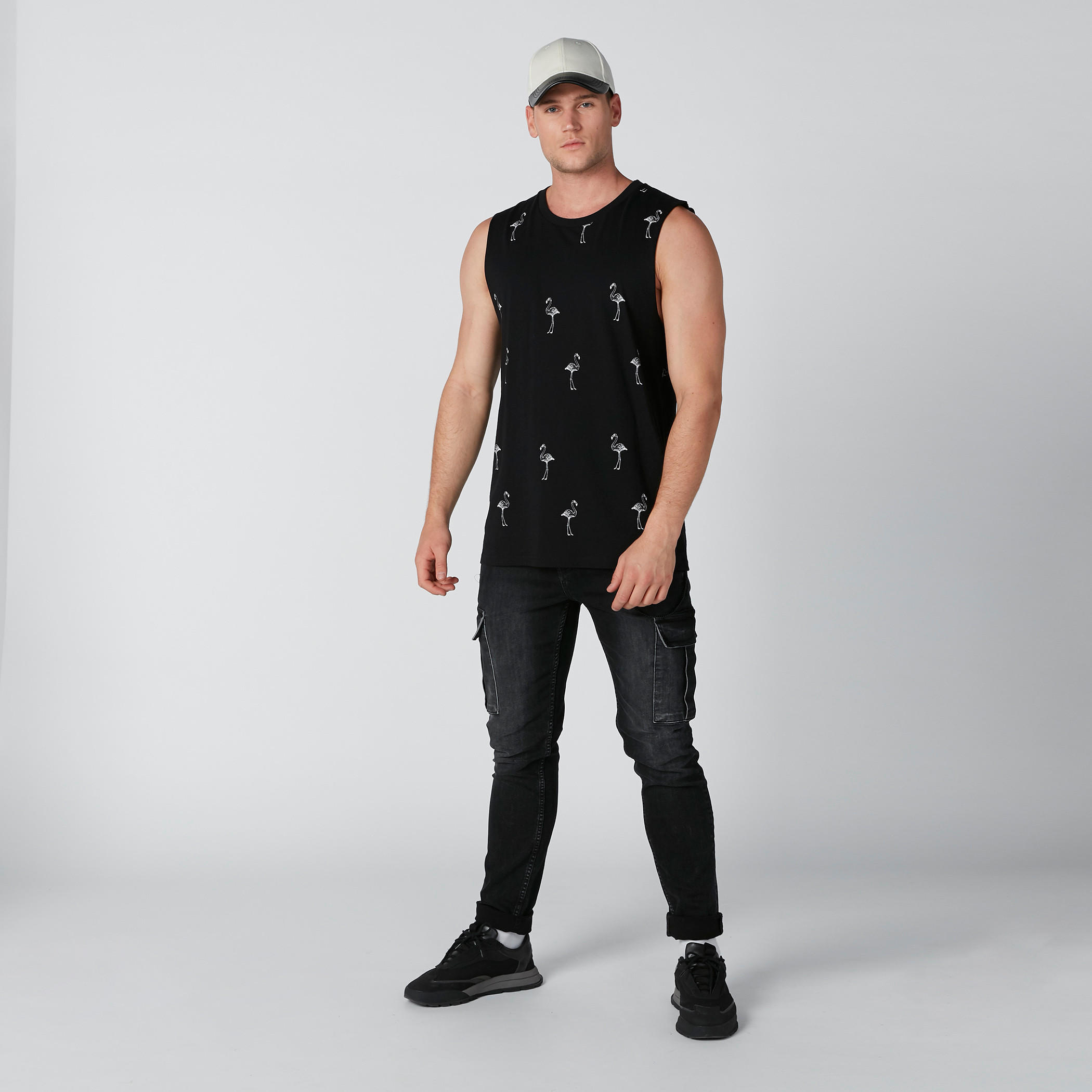 تيشيرت دون أكمام بياقة مستديرة وطبعات-men-clothing-tshirtsandpolos-tshirts-image-2